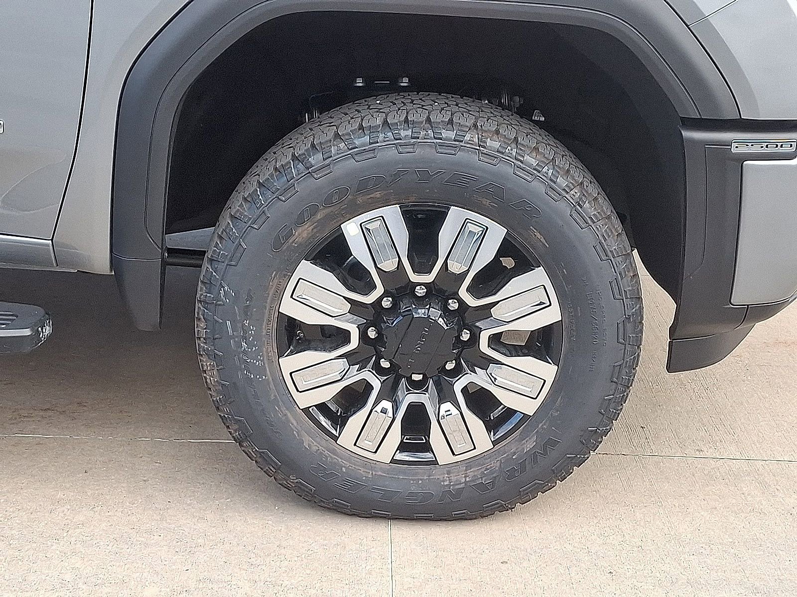 2026 GMC Sierra 2500HD Denali - Photo 8