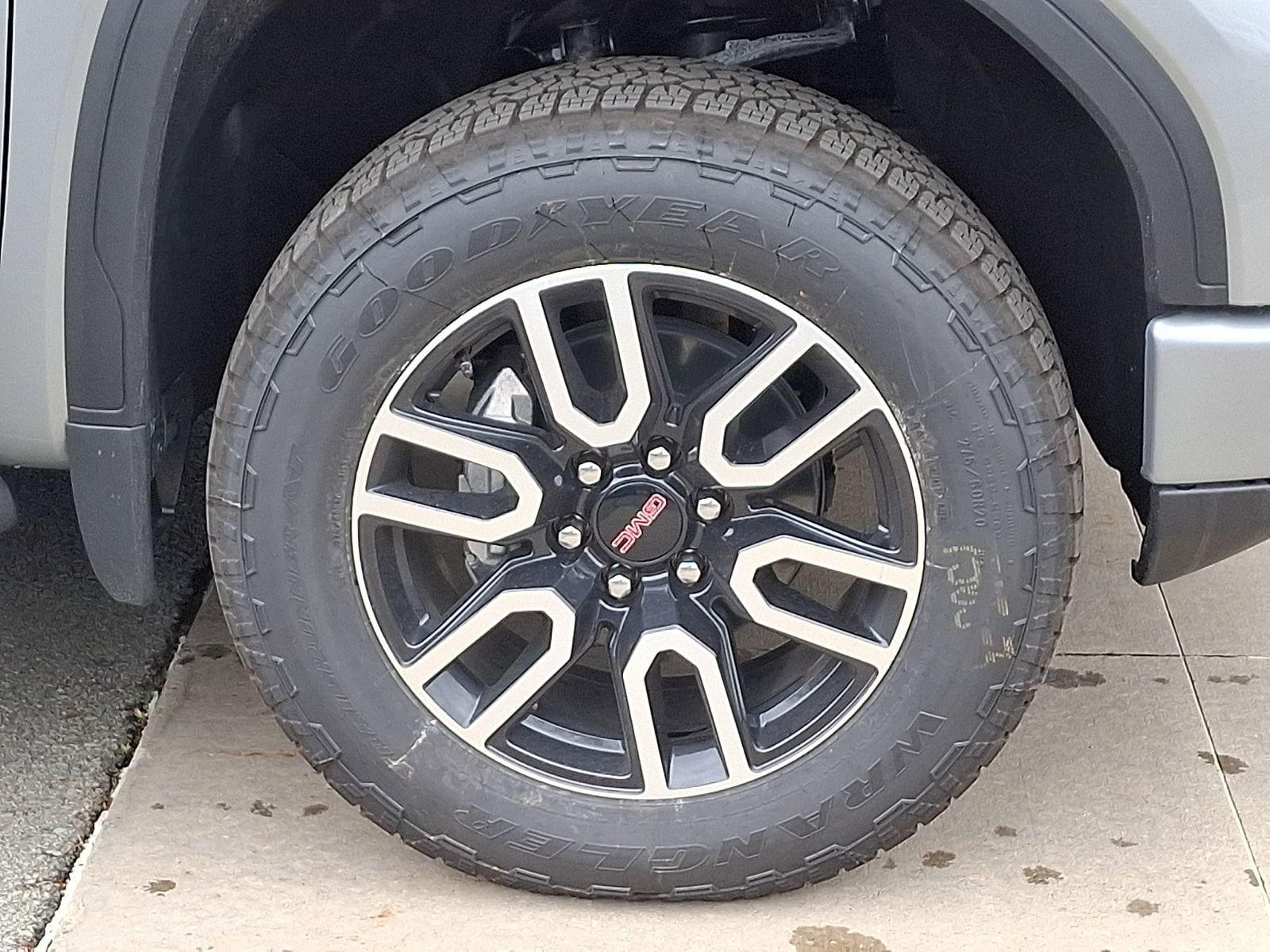 2026 GMC Sierra 1500 AT4 - Photo 8