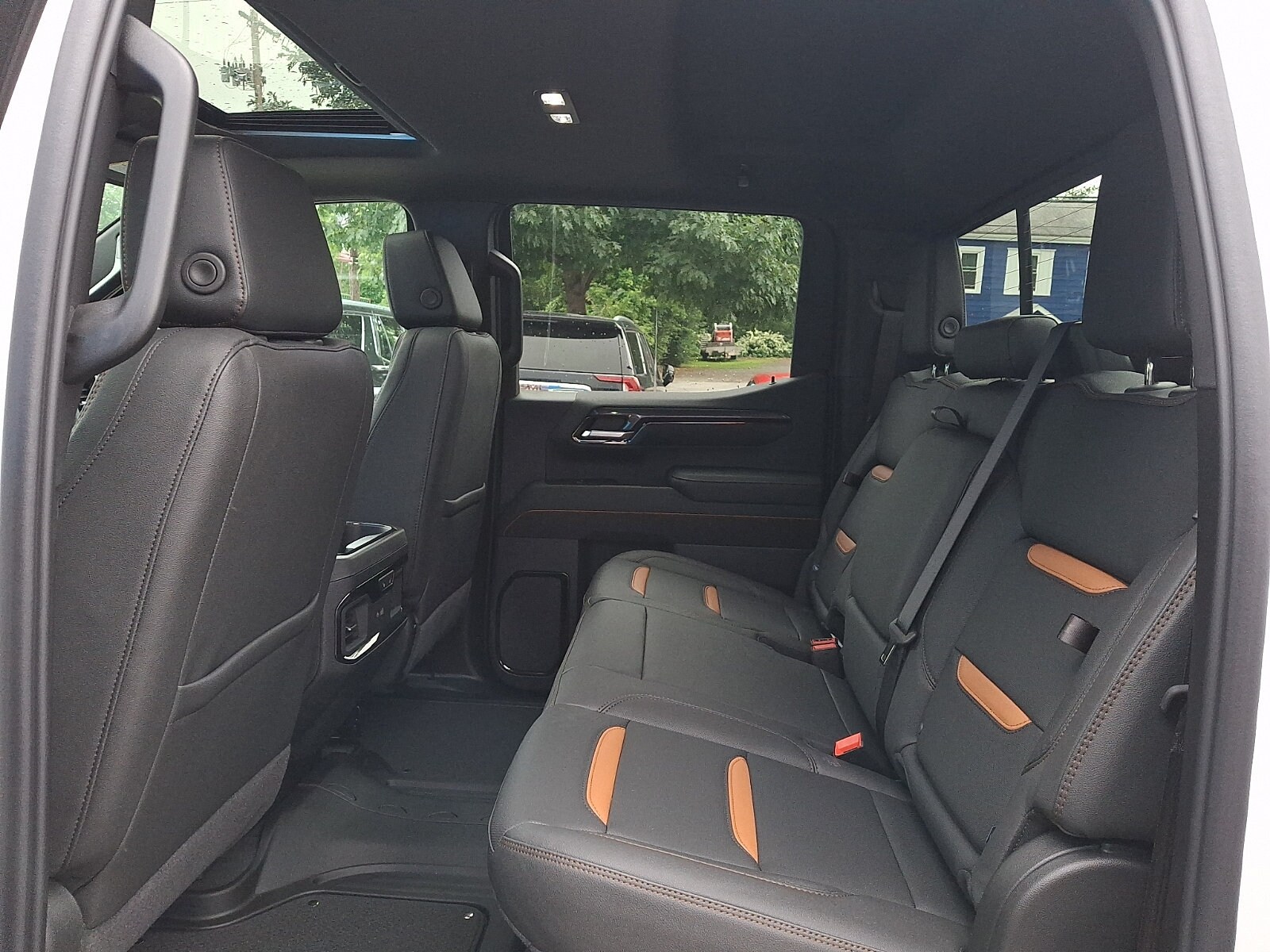 2026 GMC Sierra 1500 AT4 - Photo 10