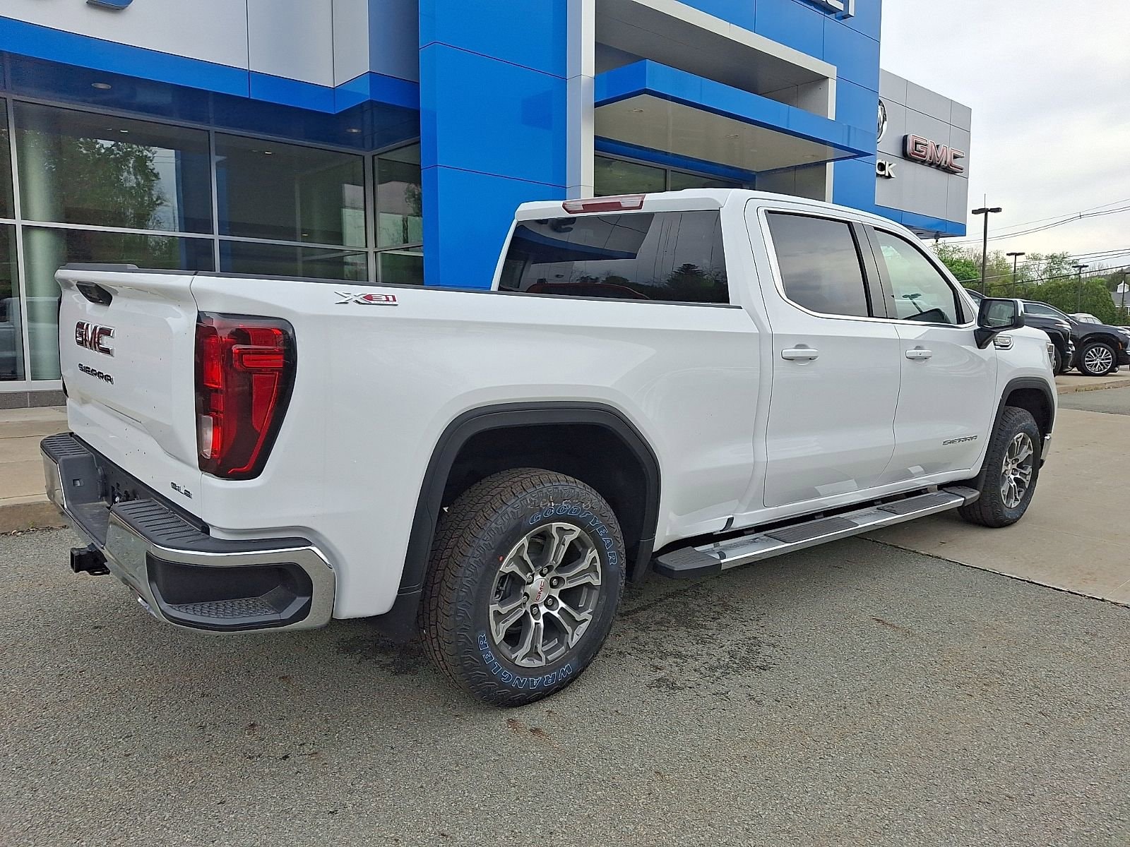 2026 GMC Sierra 1500 SLE - Photo 6