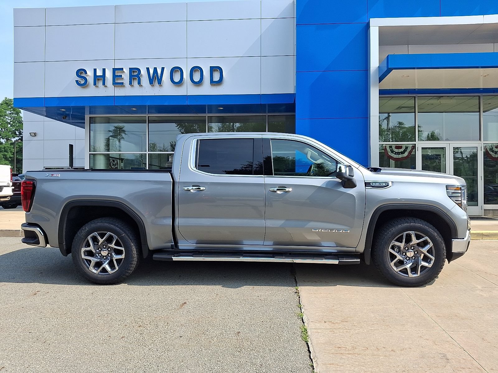 2026 GMC Sierra 1500 SLT - Photo 7