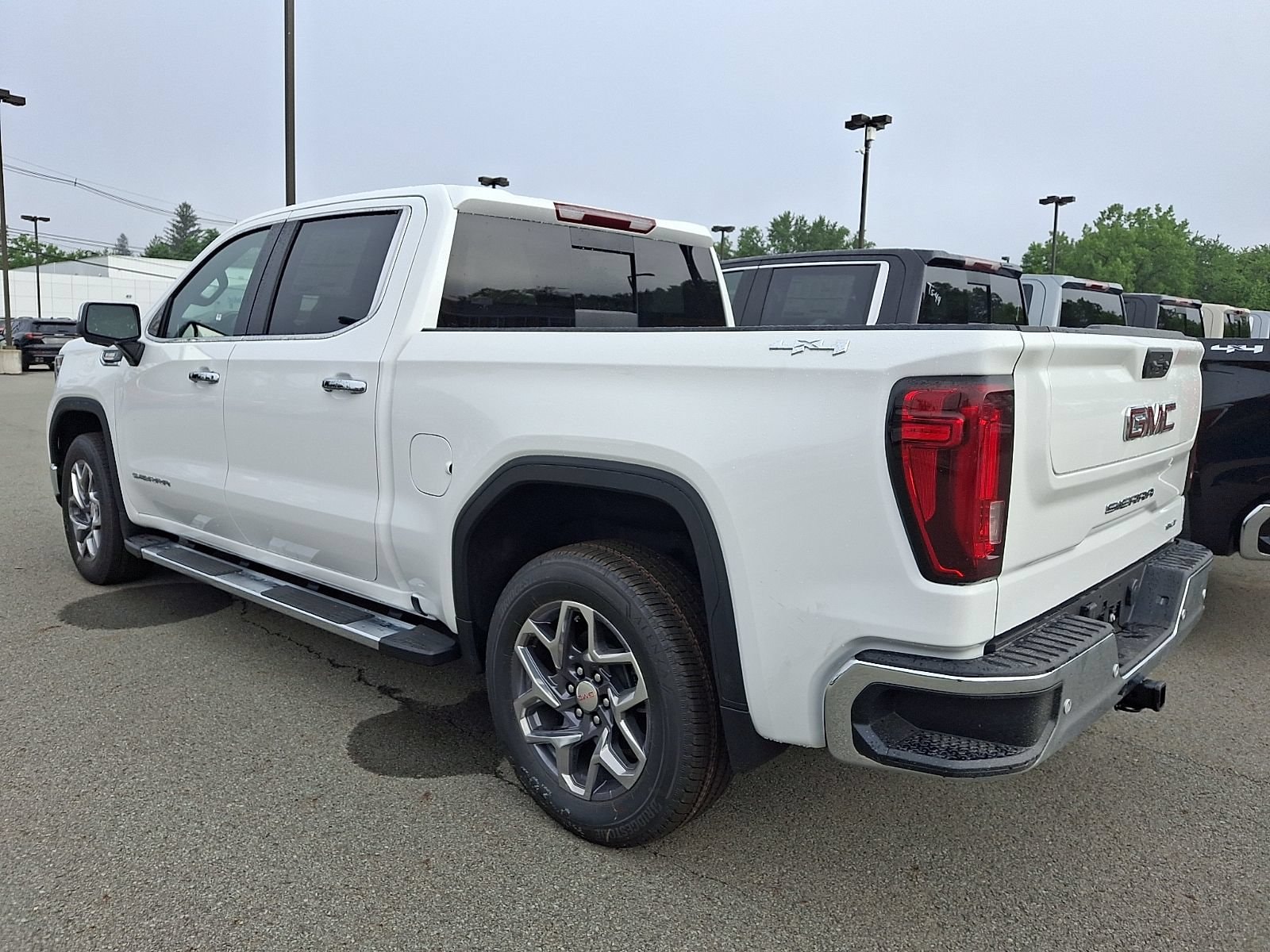 2026 GMC Sierra 1500 SLT - Photo 3