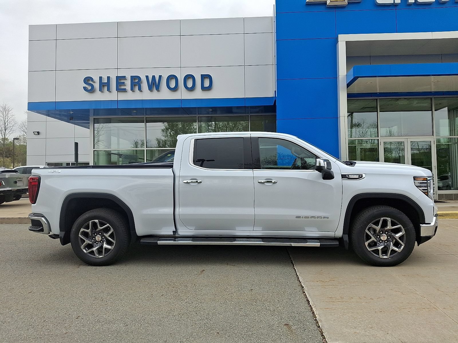 2026 GMC Sierra 1500 SLT - Photo 7