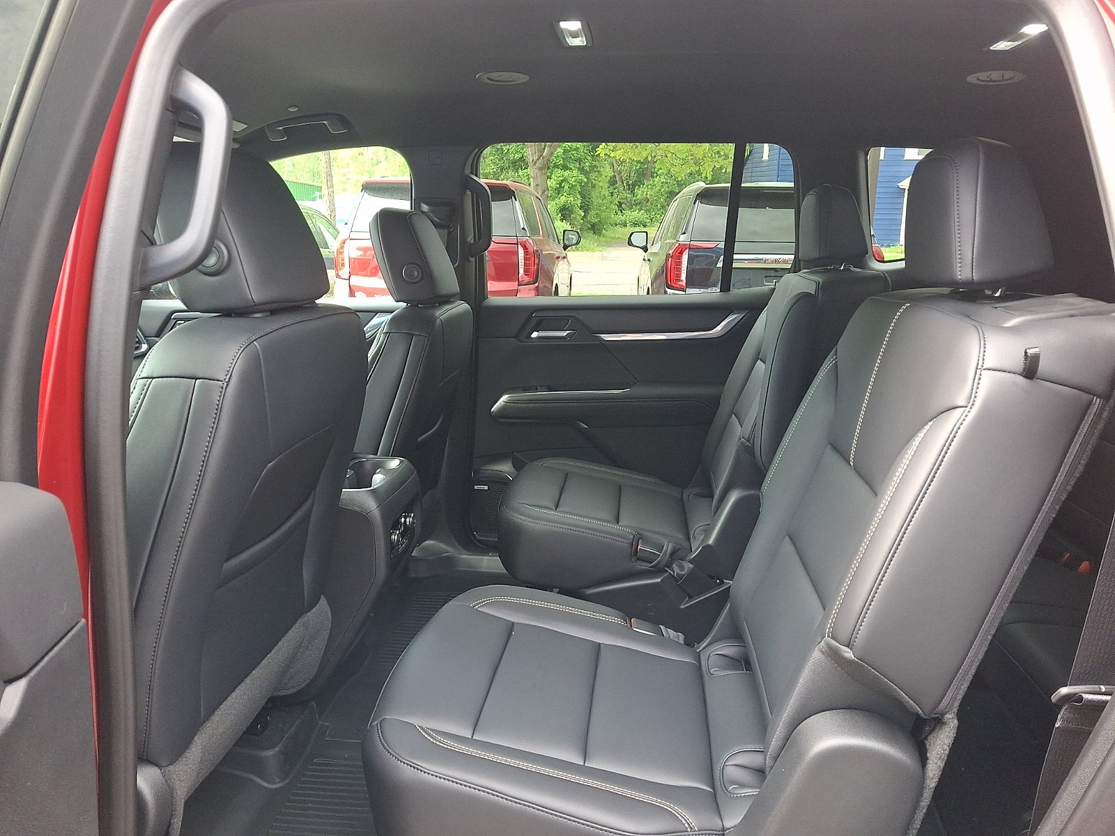 2026 GMC Acadia Elevation - Photo 11