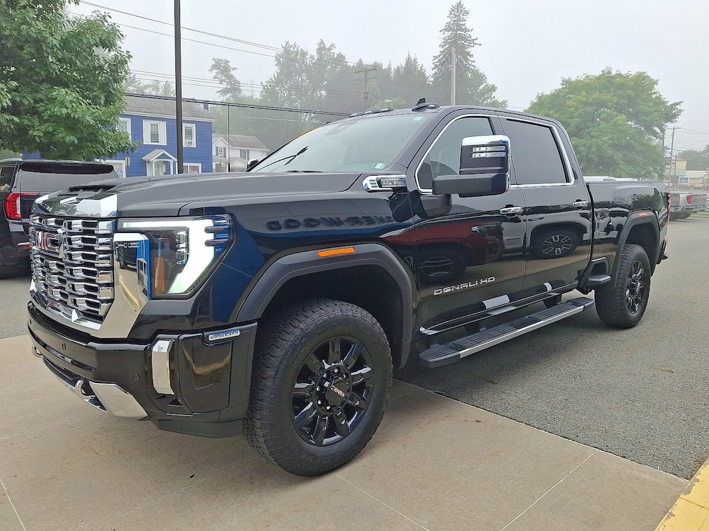Used 2025 GMC Sierra 2500HD Denali Crew Cab Pickup