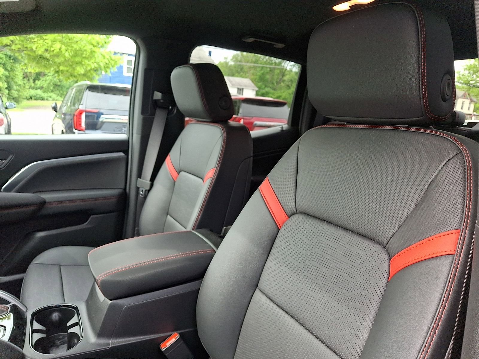 2026 Chevrolet Colorado Z71 - Photo 14