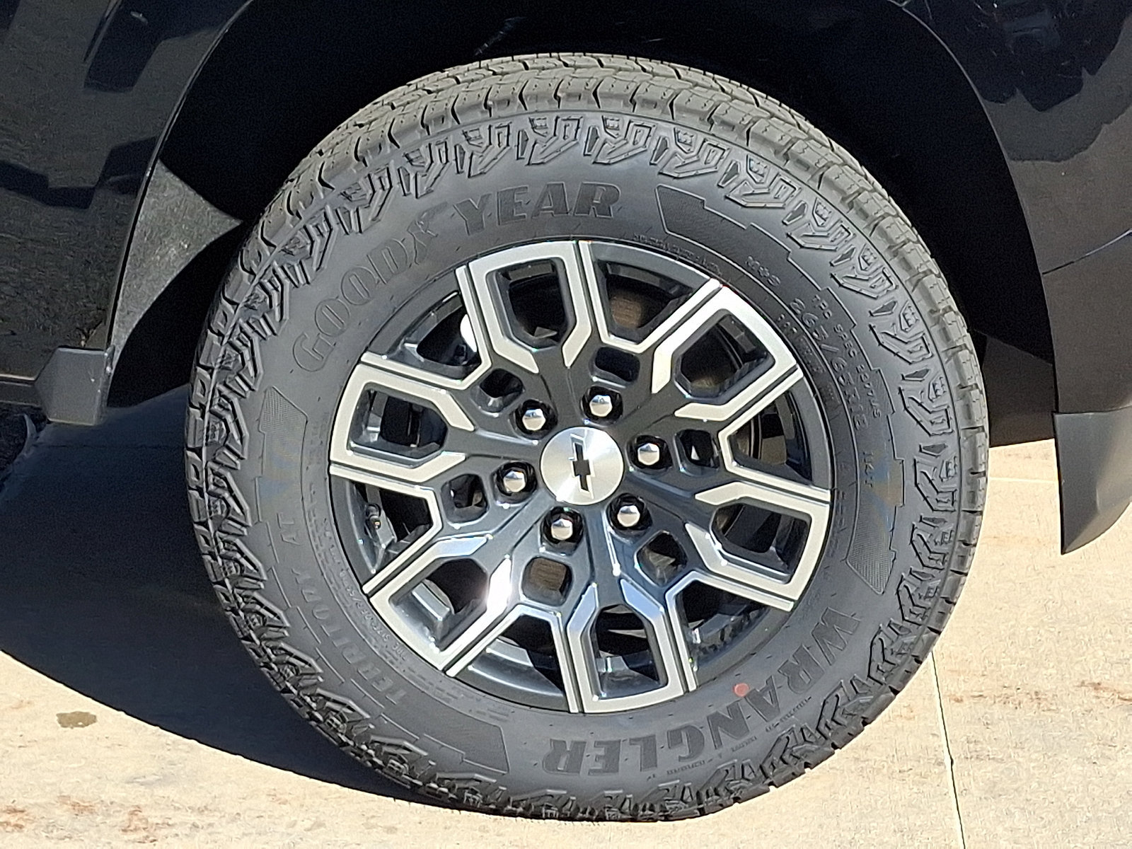 2026 Chevrolet Colorado Z71 - Photo 8
