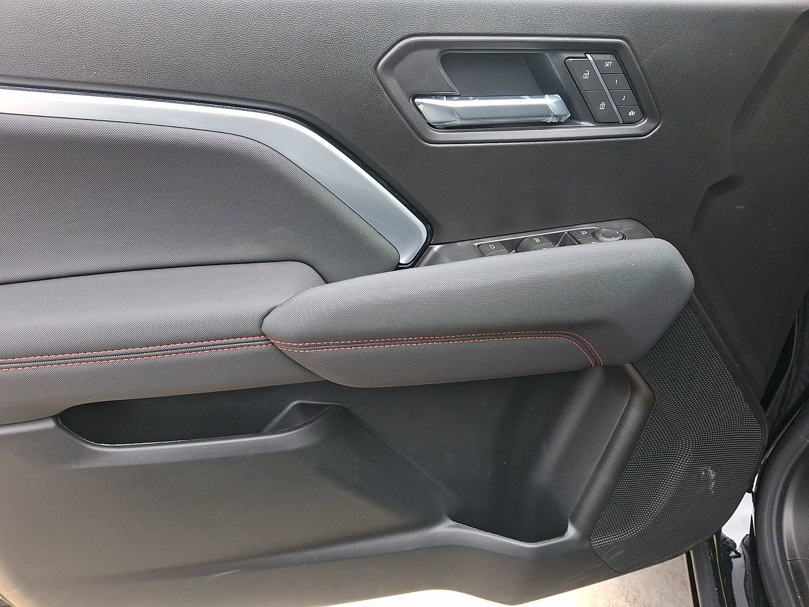 2026 Chevrolet Colorado Z71 - Photo 12
