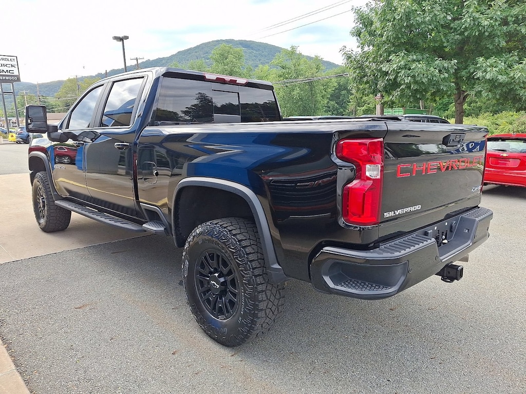 Used 2024 Chevrolet Silverado 2500HD ZR2 Crew Cab Pickup
