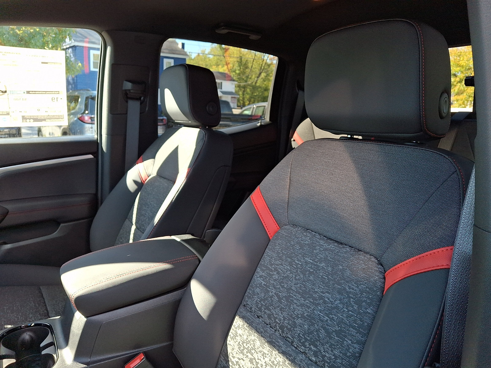 2026 Chevrolet Colorado Z71 - Photo 14