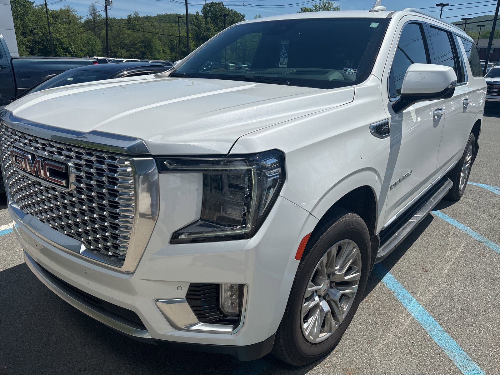 2023 GMC Yukon Denali AWD's photo