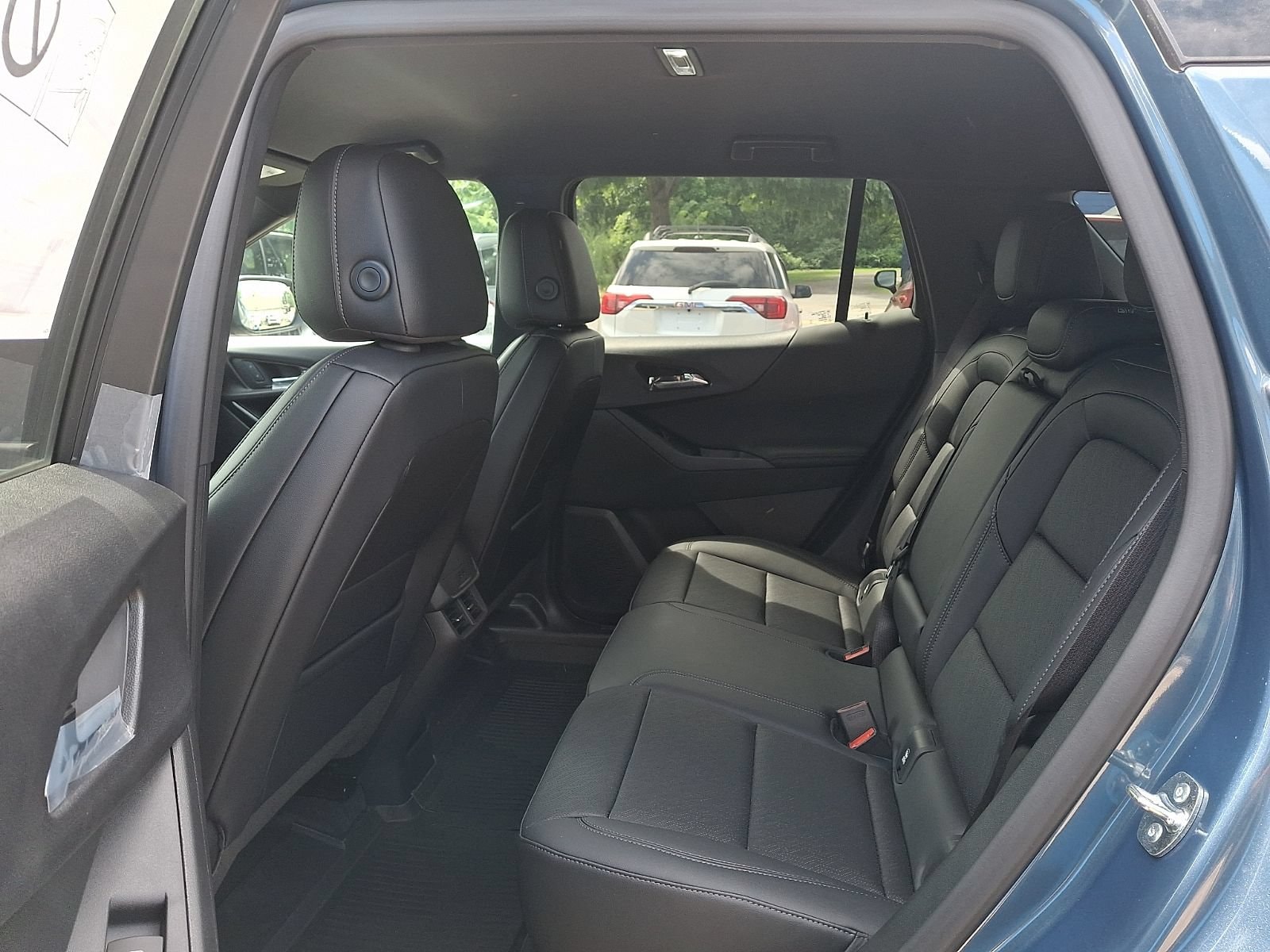 2027 Chevrolet Equinox LT - Photo 10