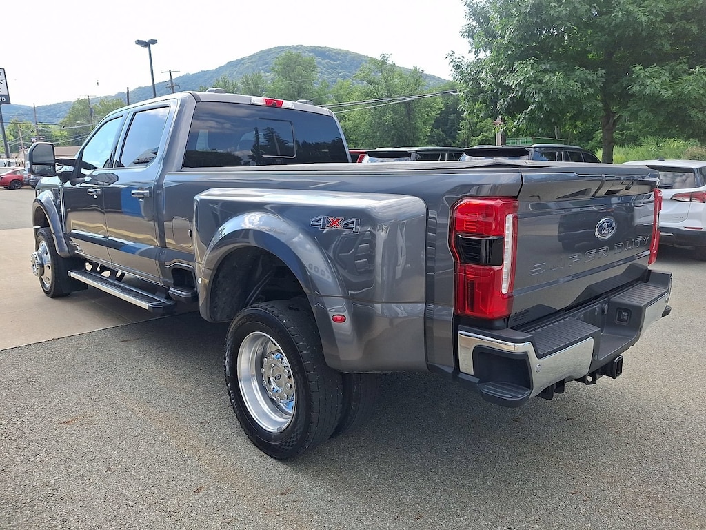 Used 2024 Ford Super Duty F-450 DRW Lariat Crew Cab Pickup