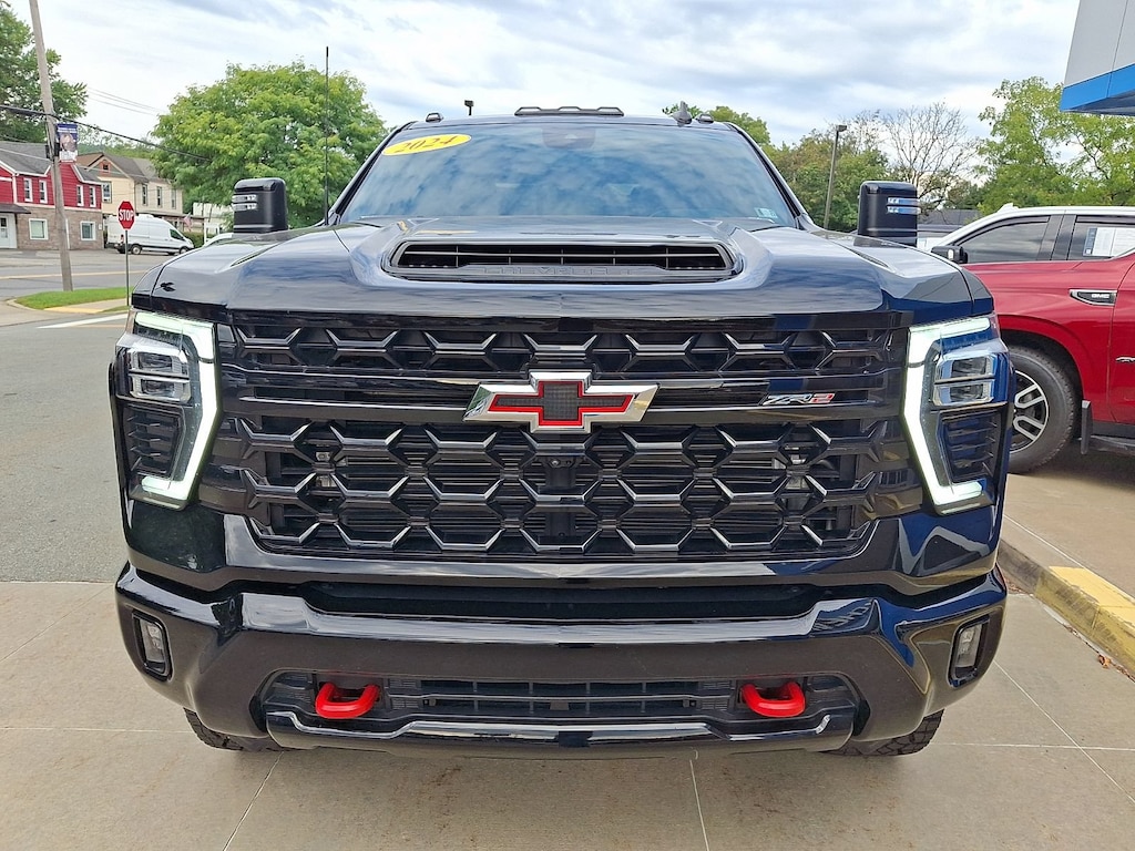 Used 2024 Chevrolet Silverado 2500HD ZR2 Crew Cab Pickup
