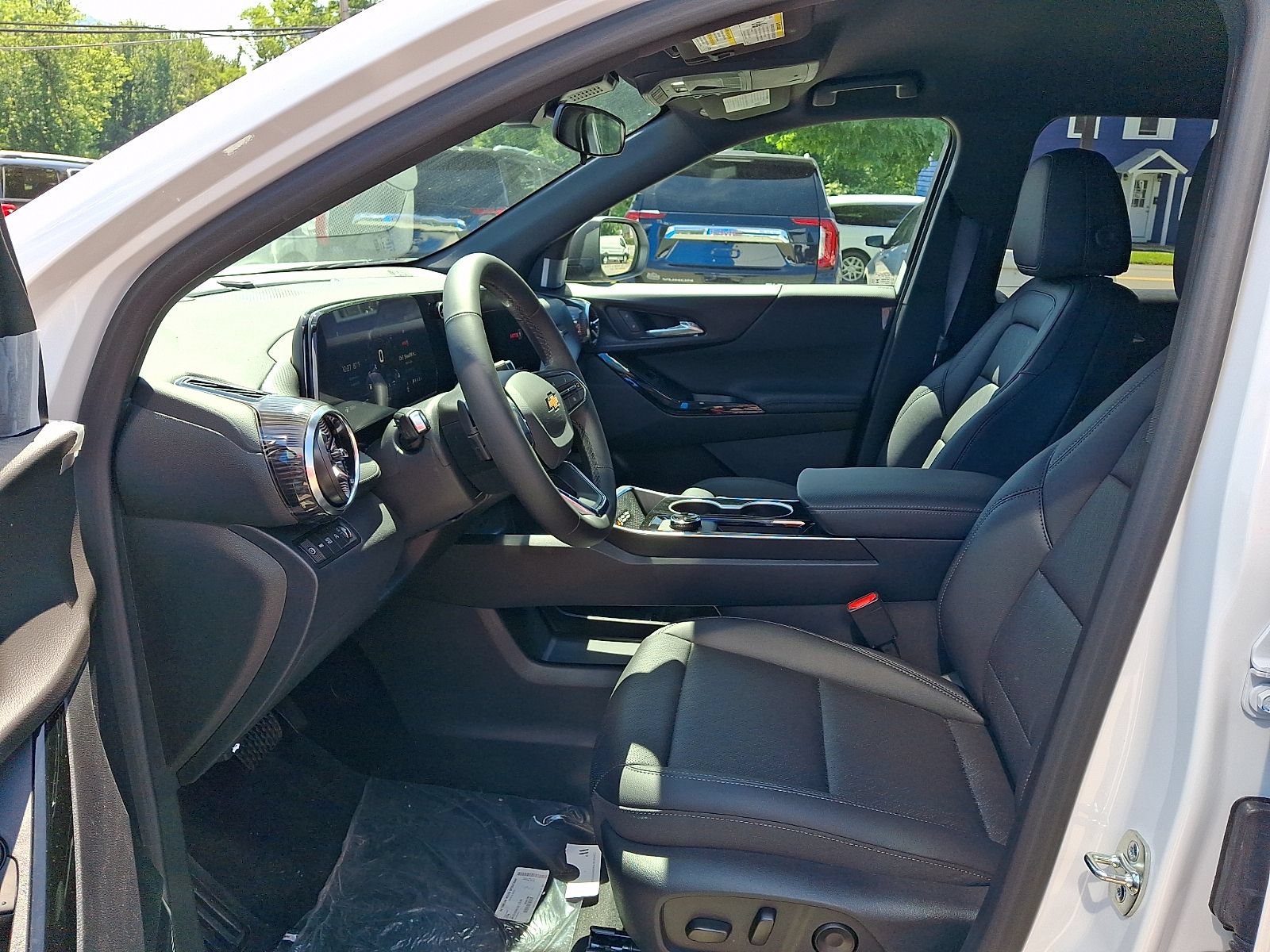 2027 Chevrolet Equinox LT - Photo 13