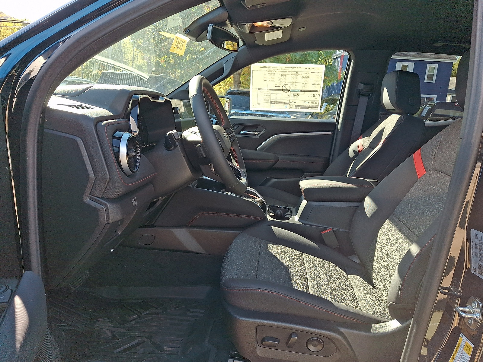 2026 Chevrolet Colorado Z71 - Photo 13