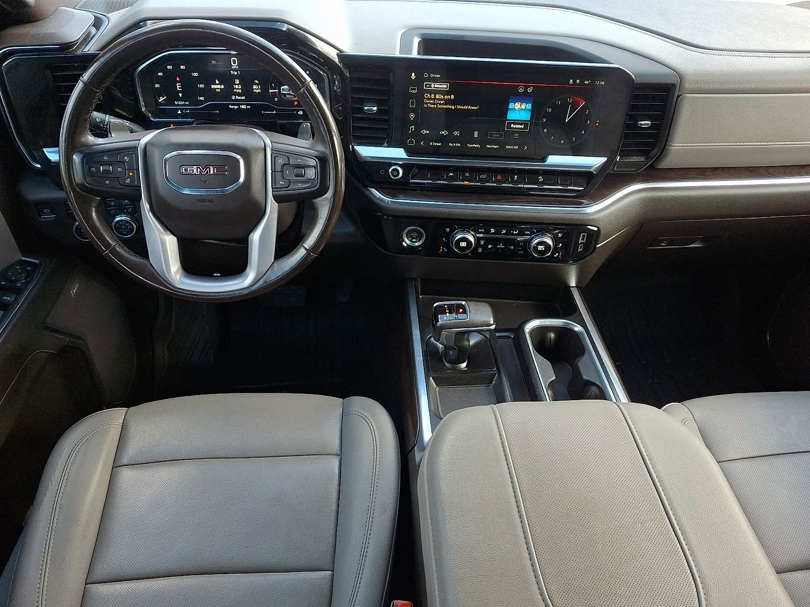 2023 GMC Sierra 1500 SLT - Photo 11