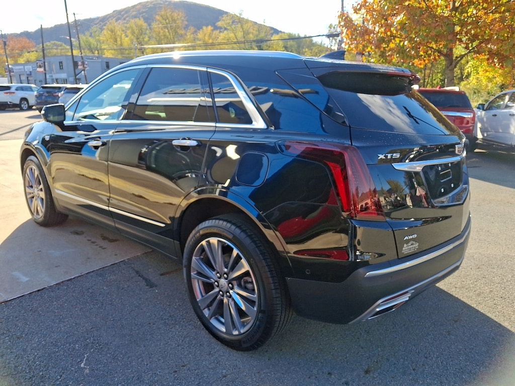 Used 2025 CADILLAC XT5 AWD Premium Luxury Sport Utility