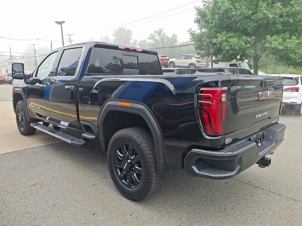 Used 2025 GMC Sierra 2500HD Denali Crew Cab Pickup