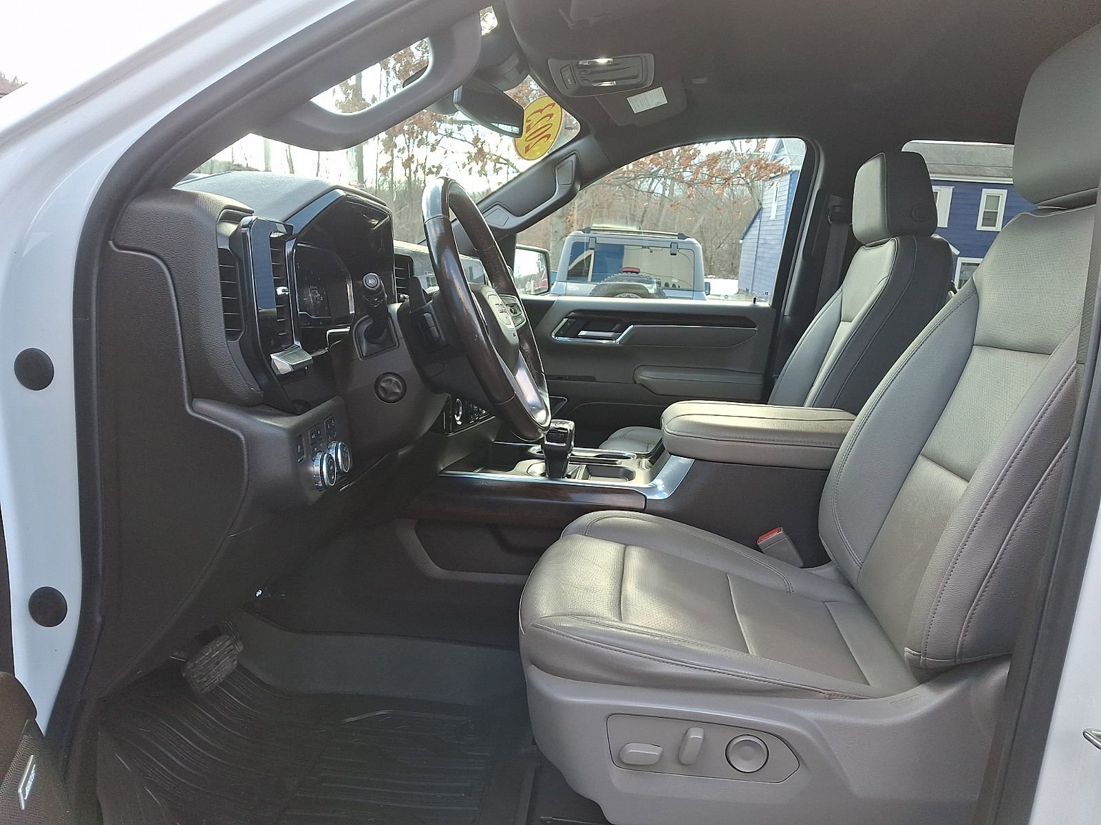 2023 GMC Sierra 1500 SLT - Photo 13