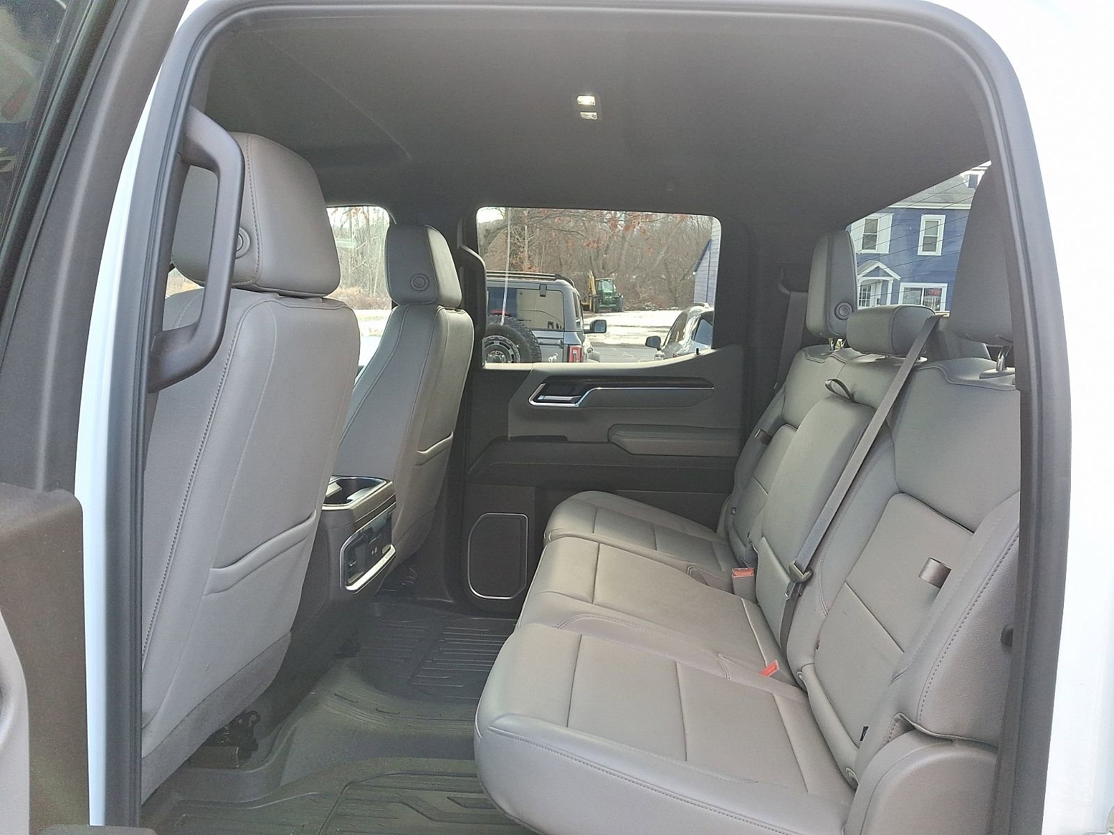 2023 GMC Sierra 1500 SLT - Photo 10