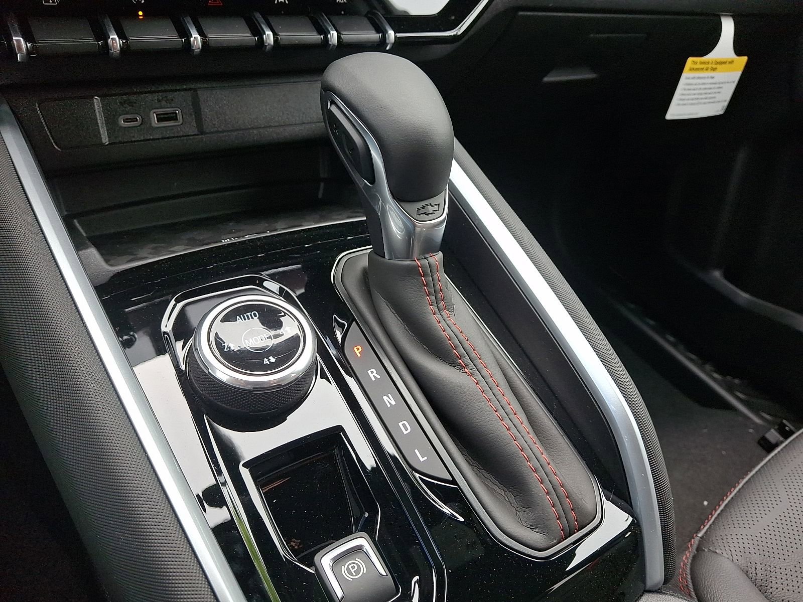 2026 Chevrolet Colorado Z71 - Photo 15