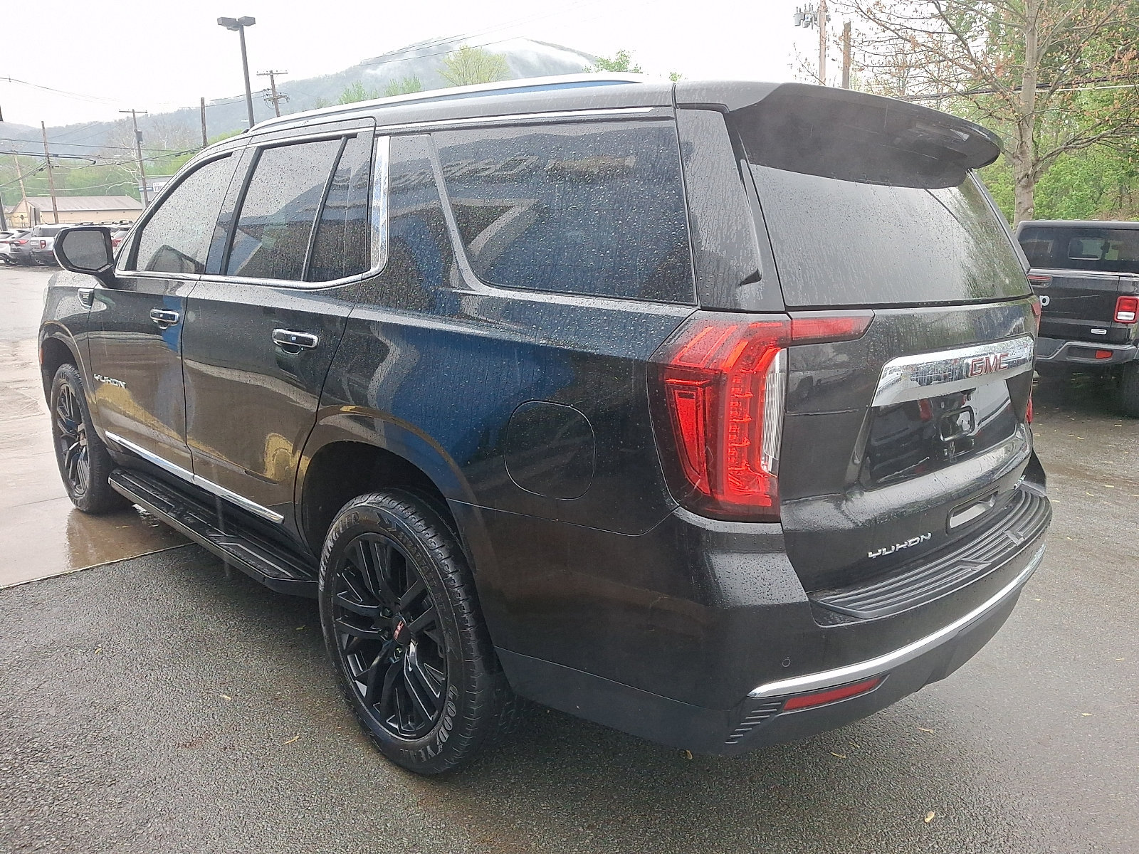 Used 2023 GMC Yukon SLT Sport Utility