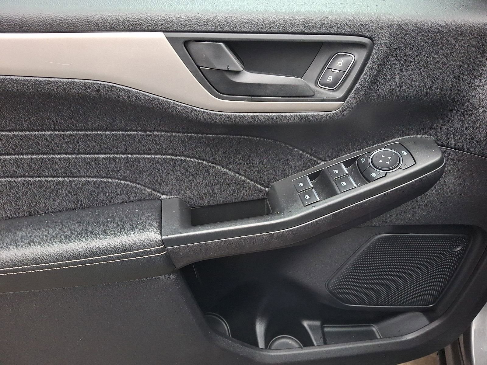 2022 Ford Escape SE - Photo 12