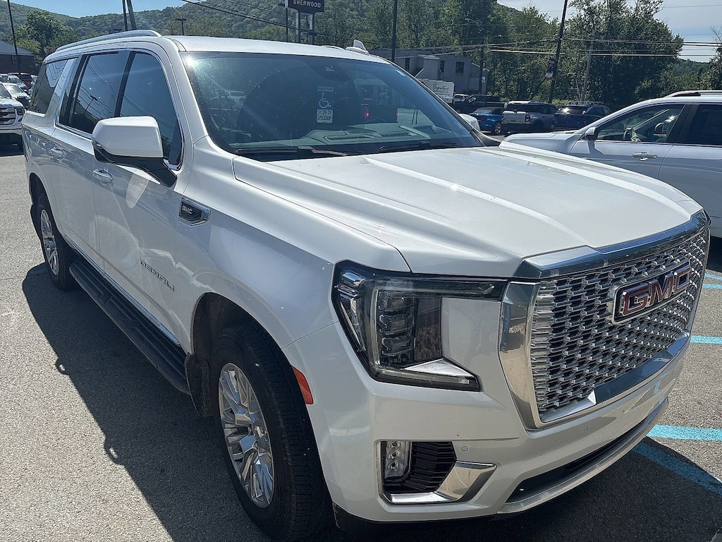 Used 2023 GMC Yukon XL Denali Sport Utility