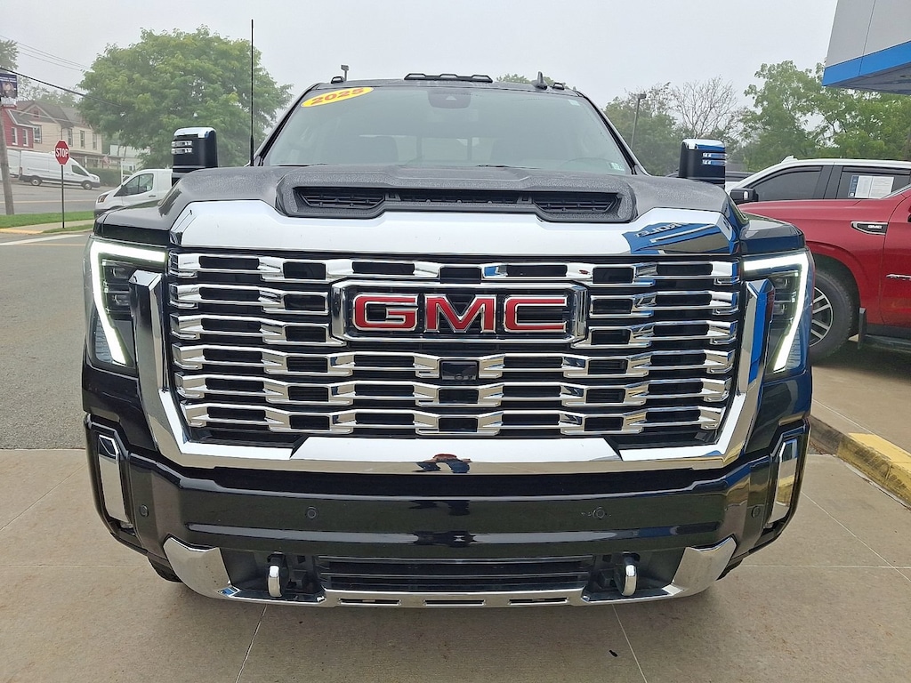 Used 2025 GMC Sierra 2500HD Denali Crew Cab Pickup