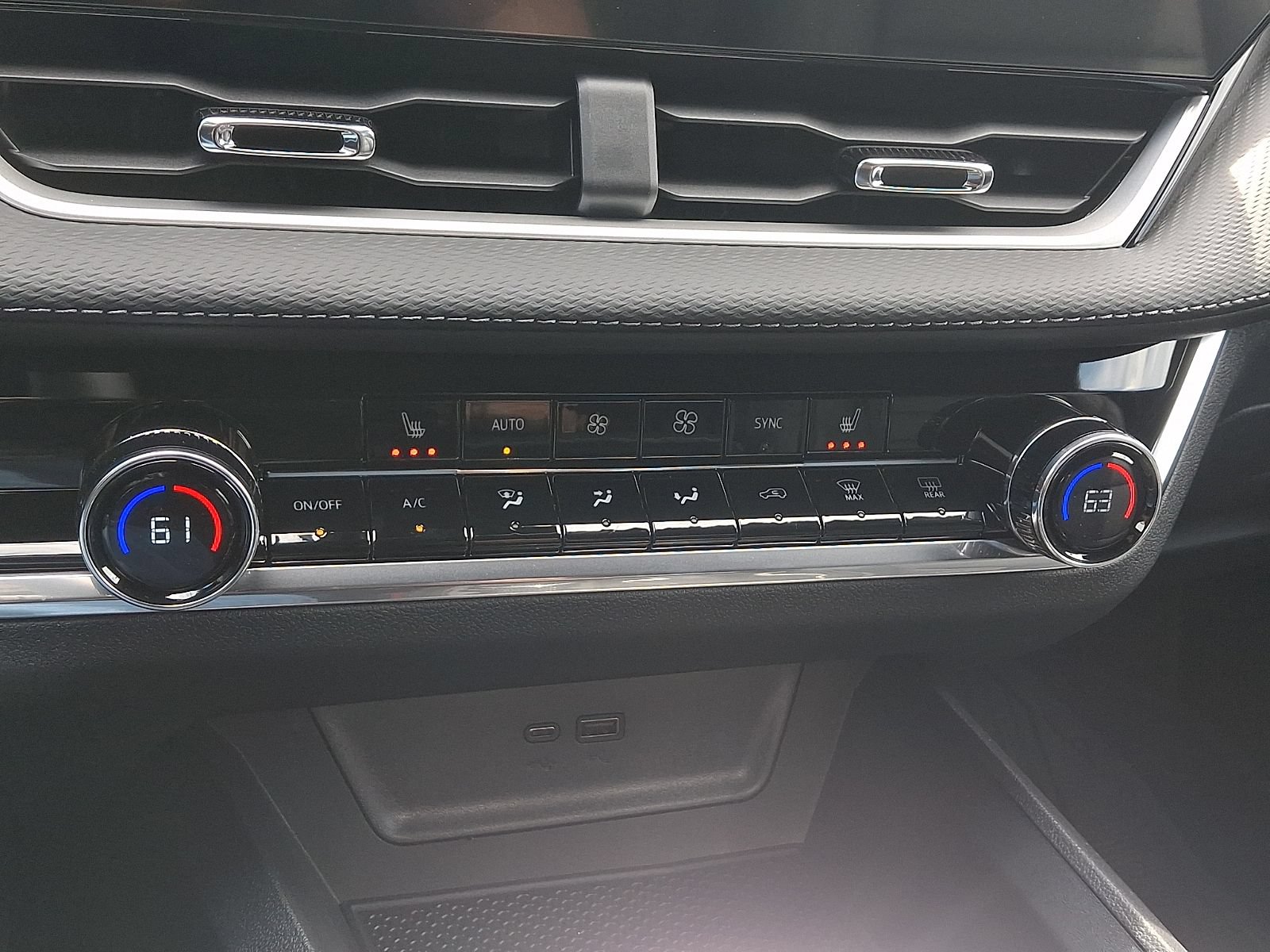 2027 Chevrolet Equinox LT - Photo 15