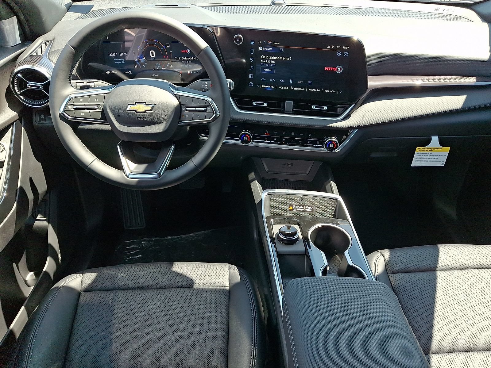 2027 Chevrolet Equinox LT - Photo 11