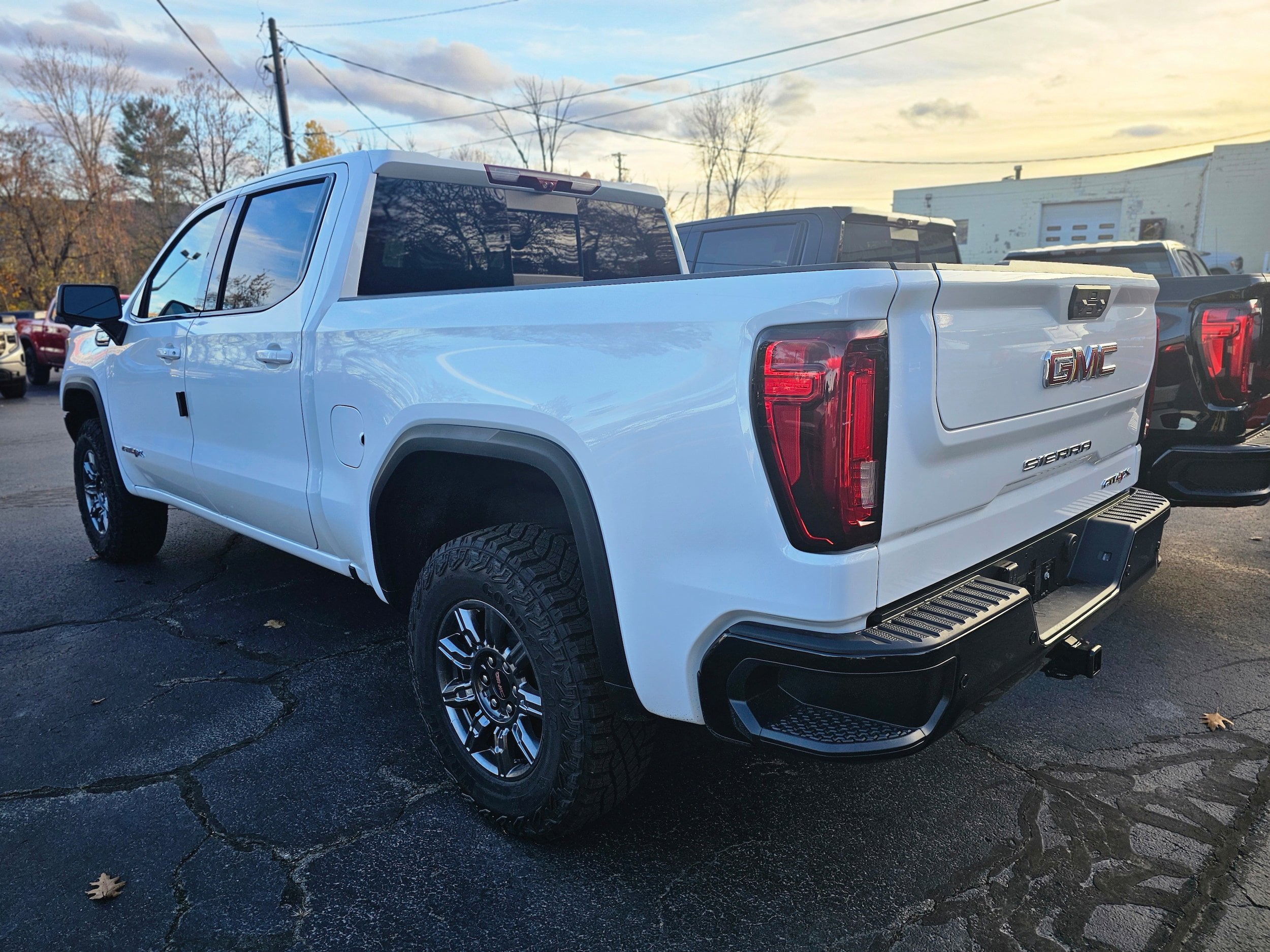 2026 GMC Sierra 1500 AT4X - Photo 19