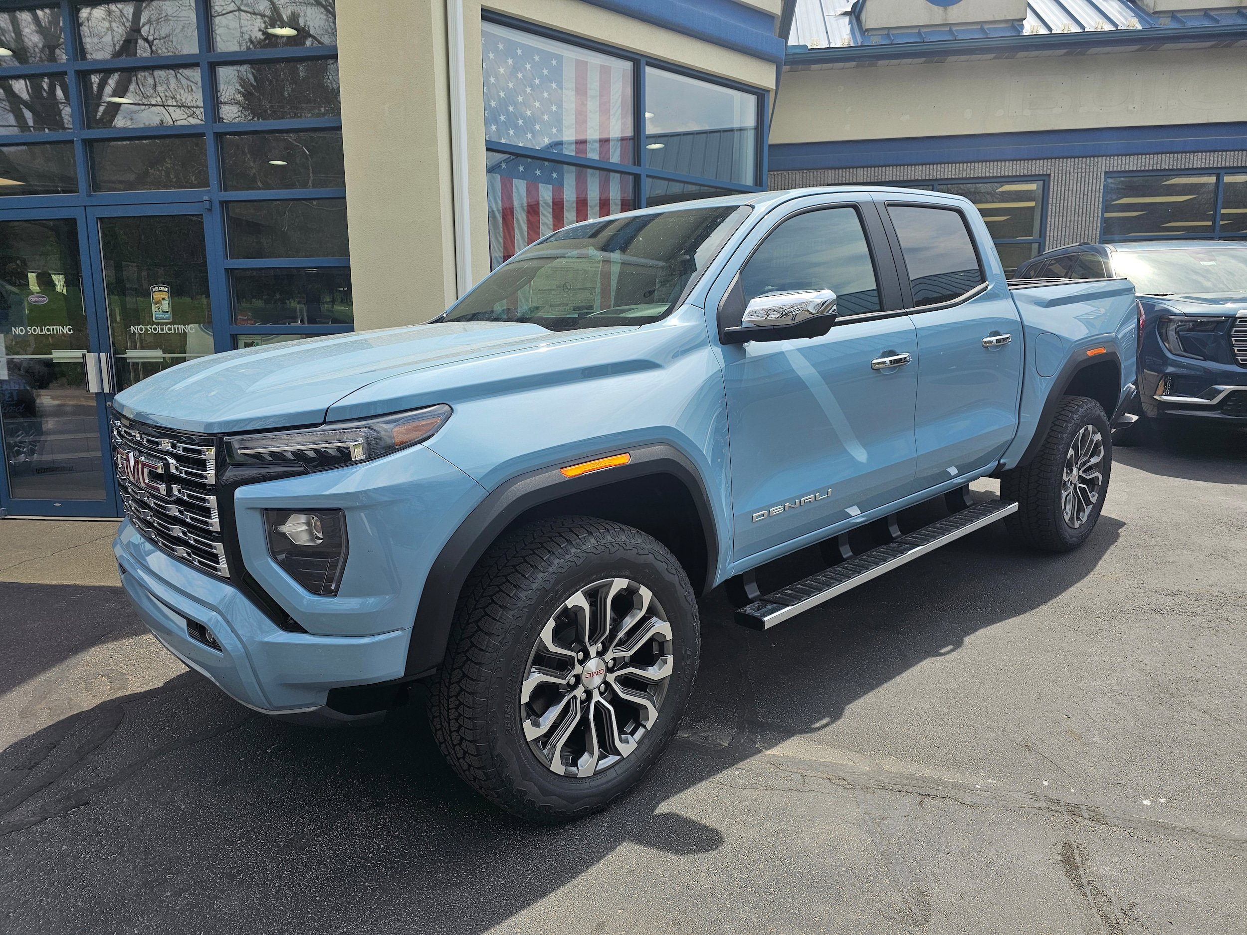 2026 GMC Canyon 4WD Denali Crew Cab Short Box's photo