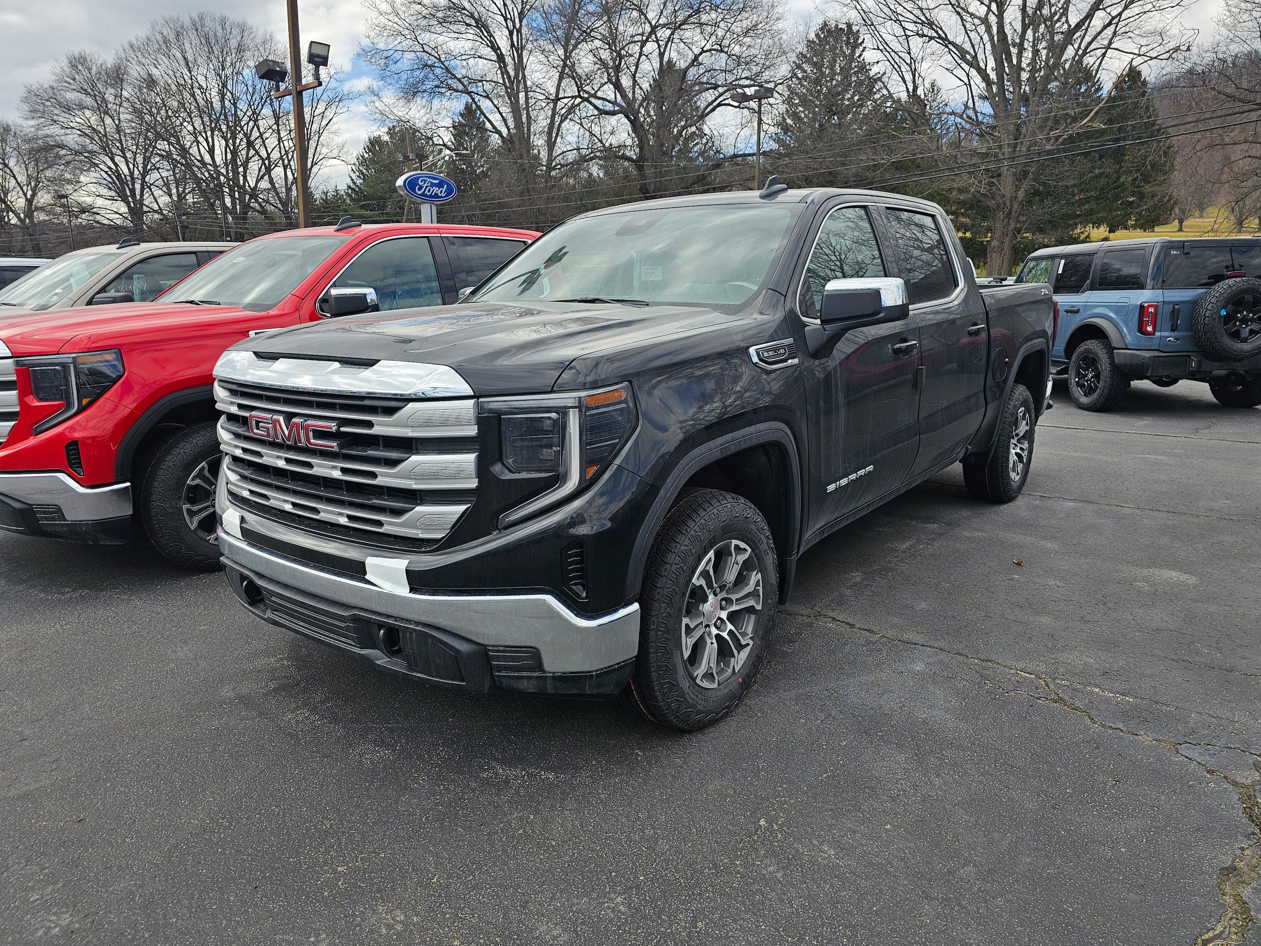 2026 GMC Sierra 1500 SLE - Photo 2