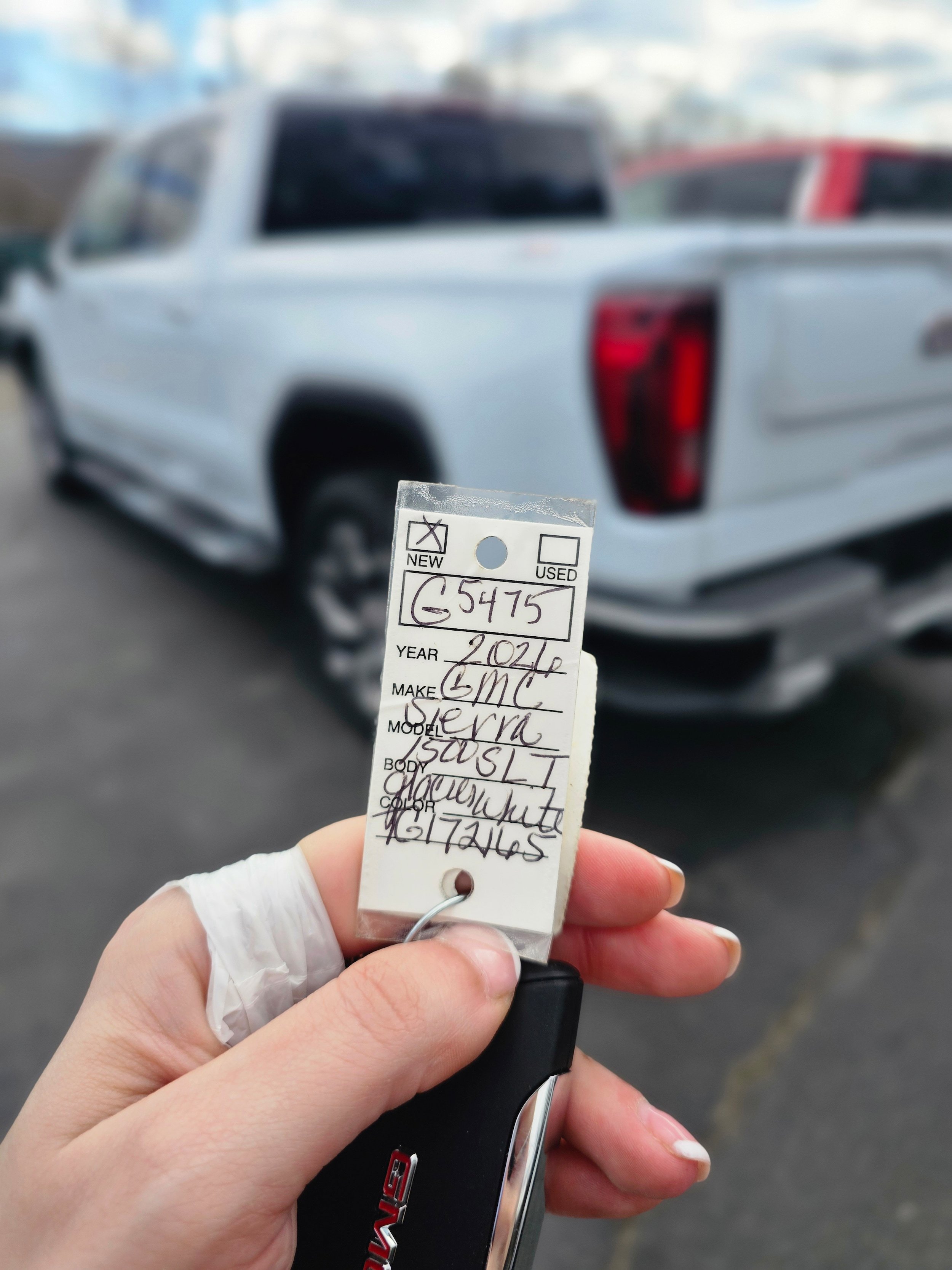 2026 GMC Sierra 1500 SLT - Photo 18