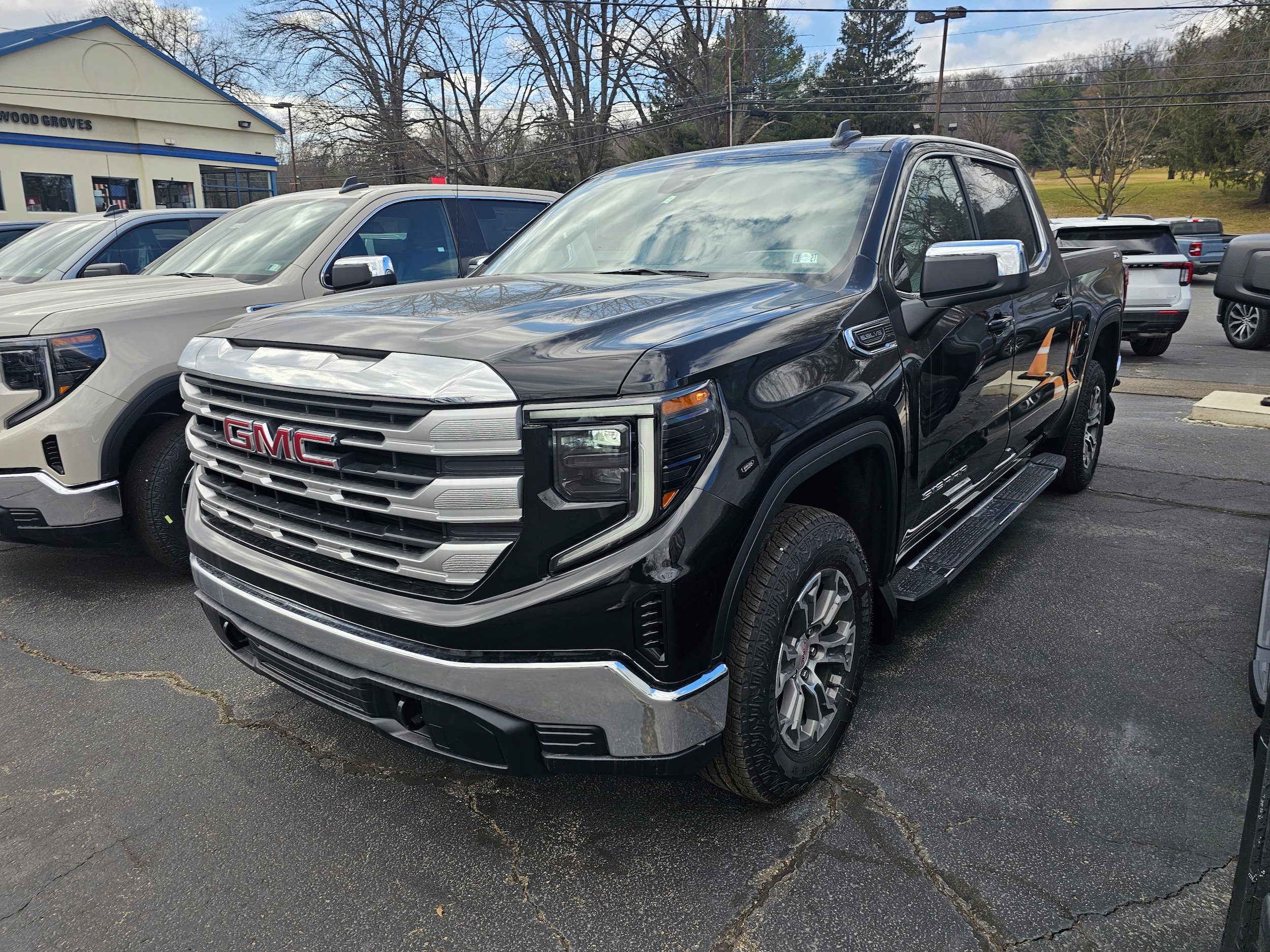 2026 GMC Sierra 1500 SLE - Photo 2