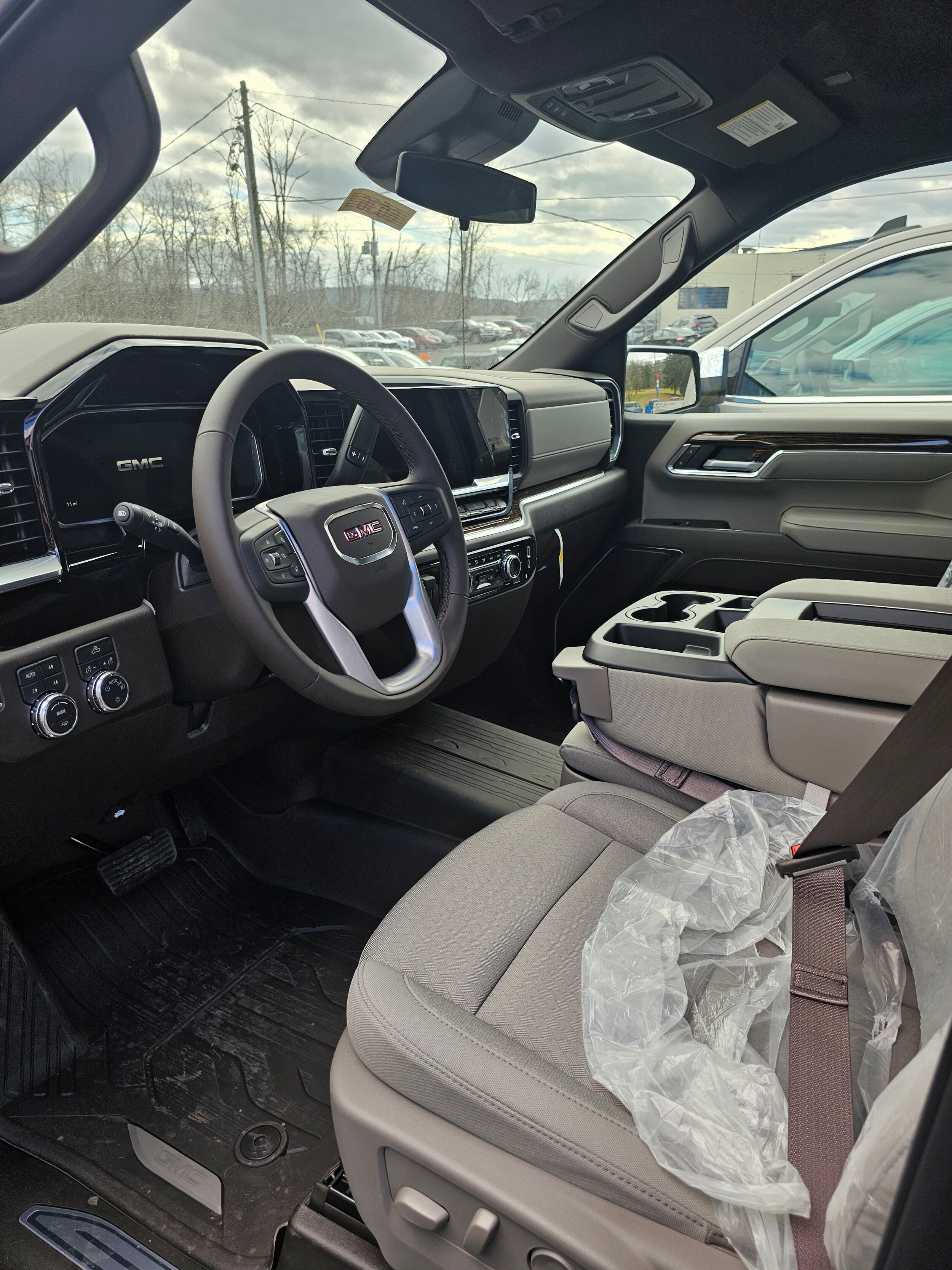 2026 GMC Sierra 1500 SLE - Photo 5