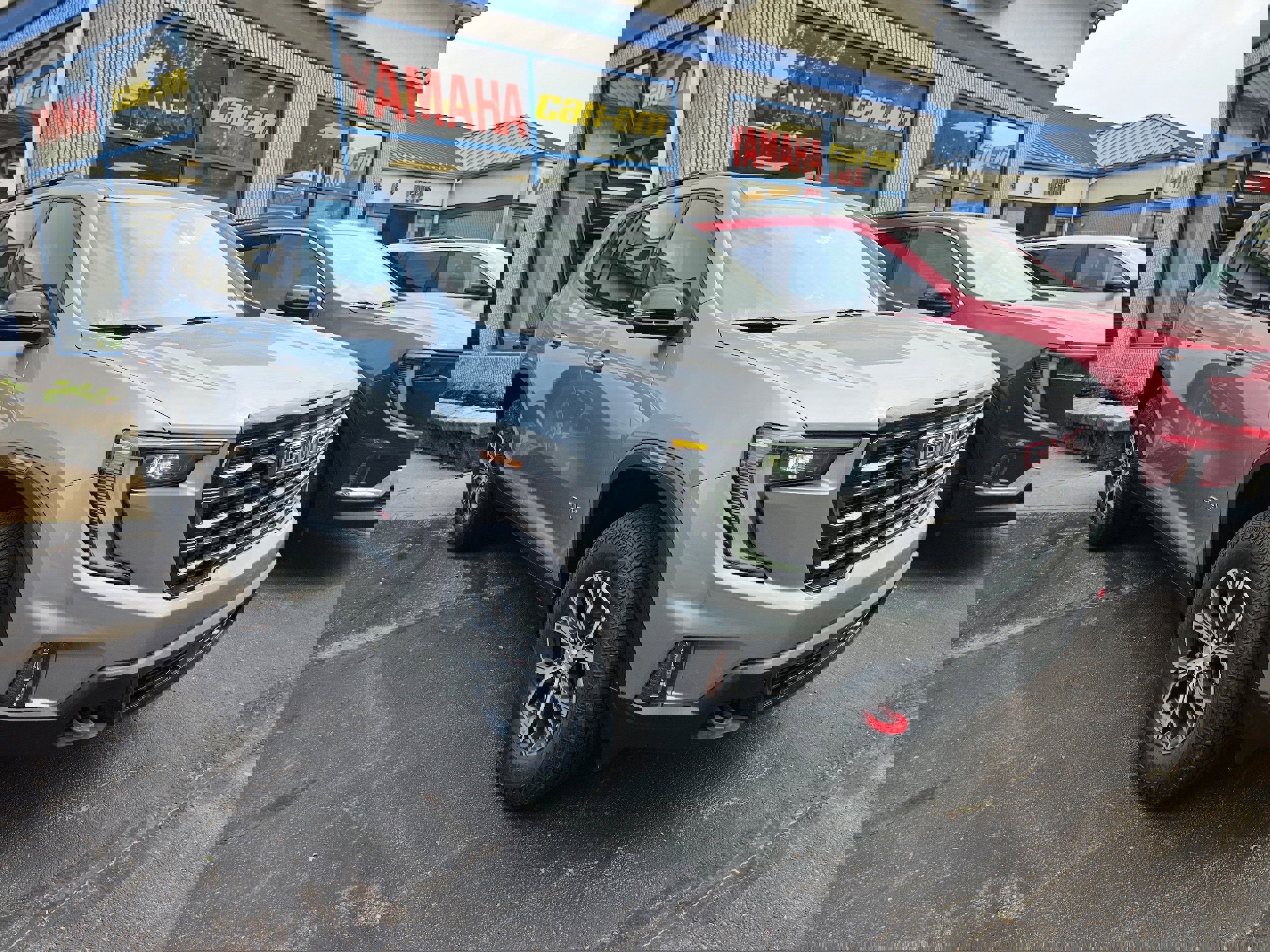 2025 GMC Acadia AT4