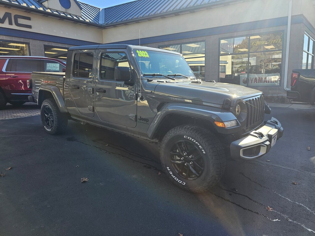 Used 2023 Jeep Gladiator Sport S