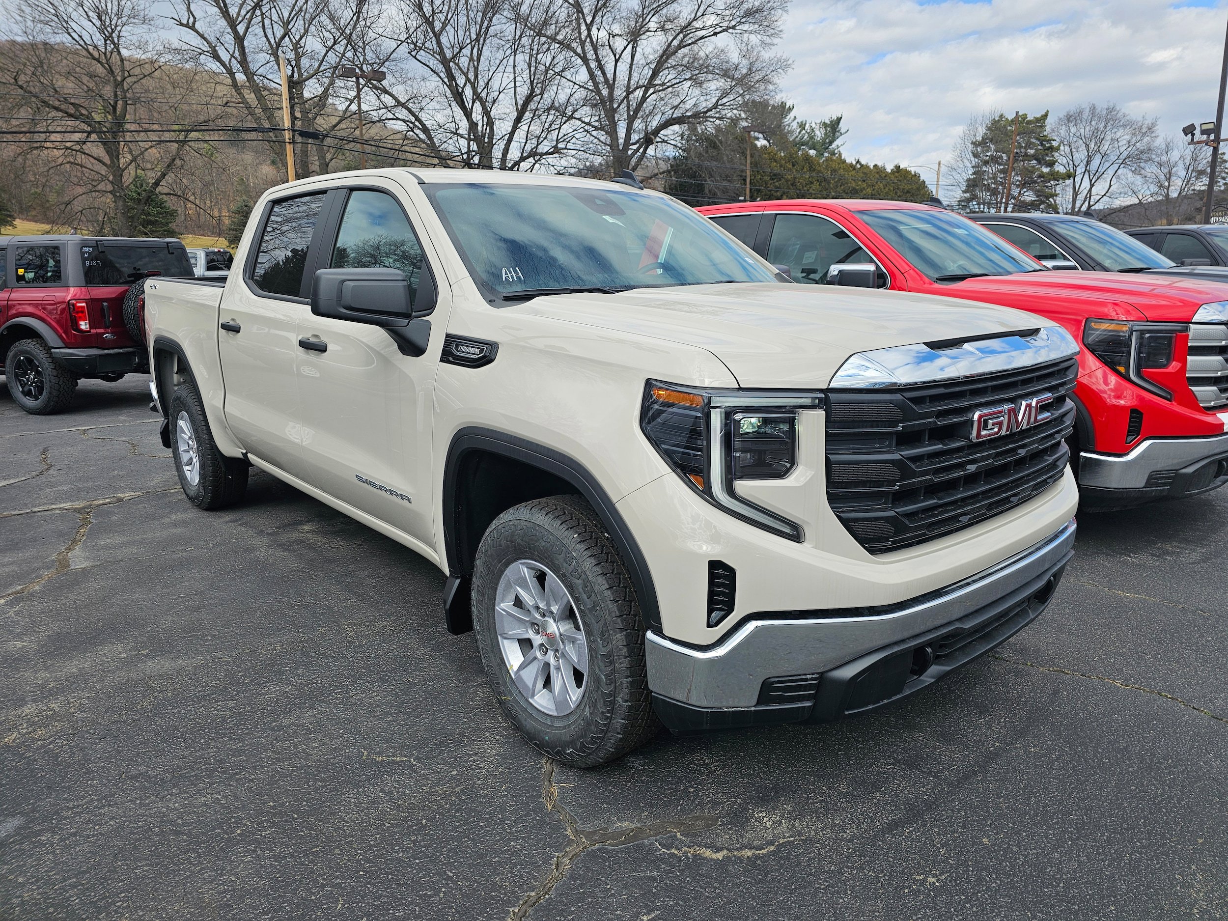 2026 GMC Sierra 4WD Crew Cab Short Box Pro's photo