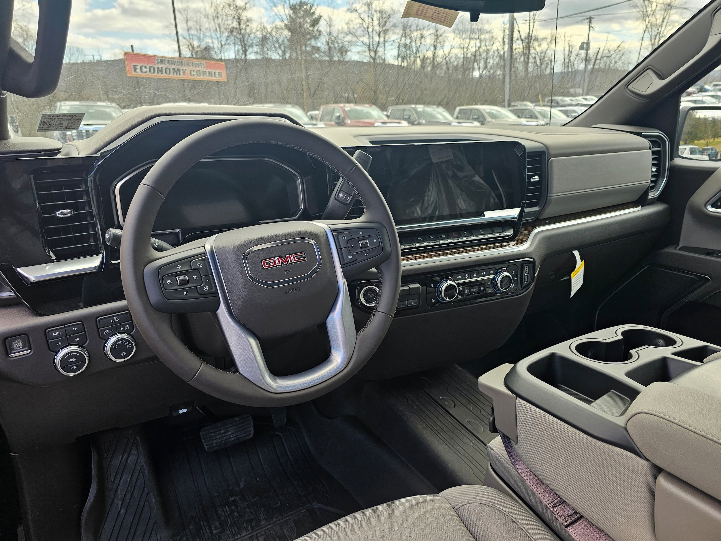 2026 GMC Sierra 1500 SLE - Photo 6