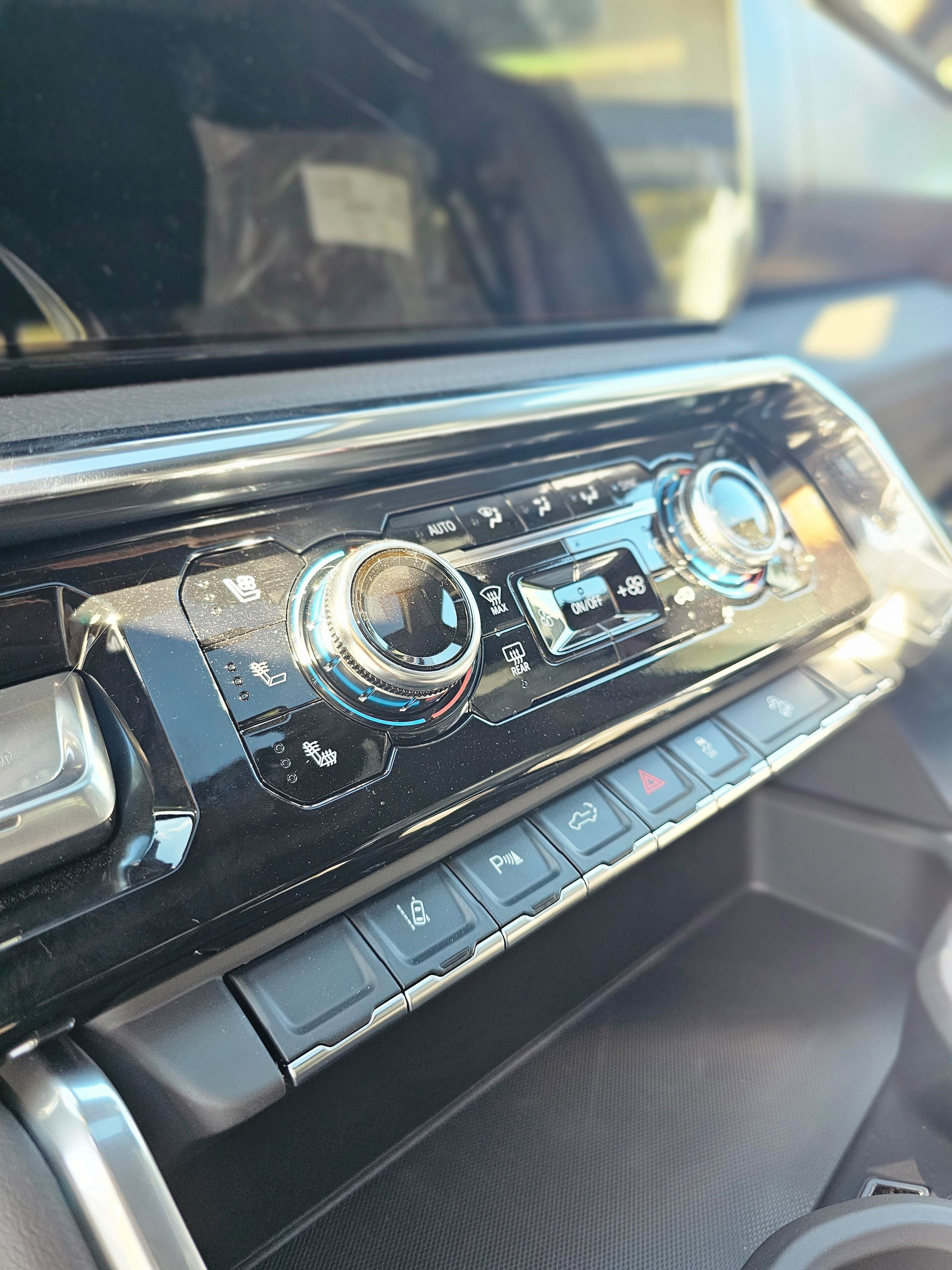 2026 GMC Sierra 2500HD Denali - Photo 11