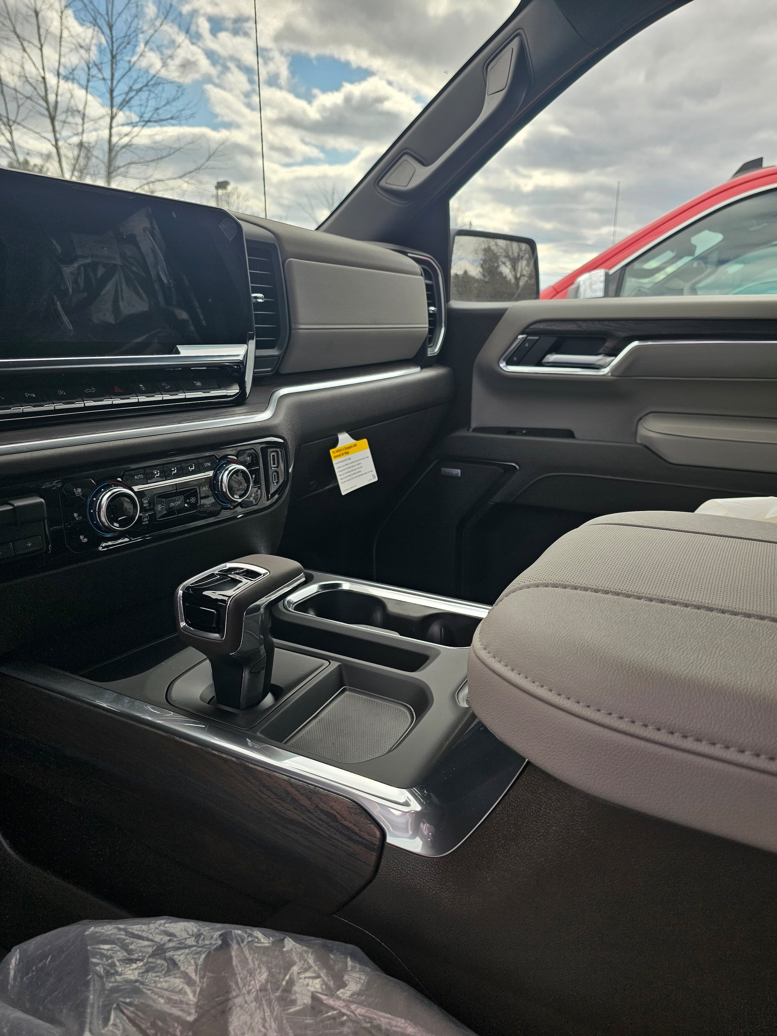 2026 GMC Sierra 1500 SLT - Photo 10