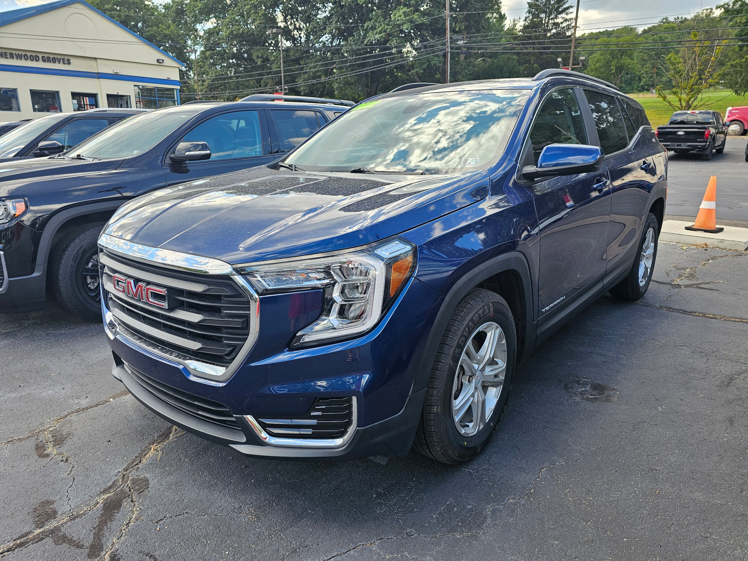 2022 Gmc Terrain SLE photo 2