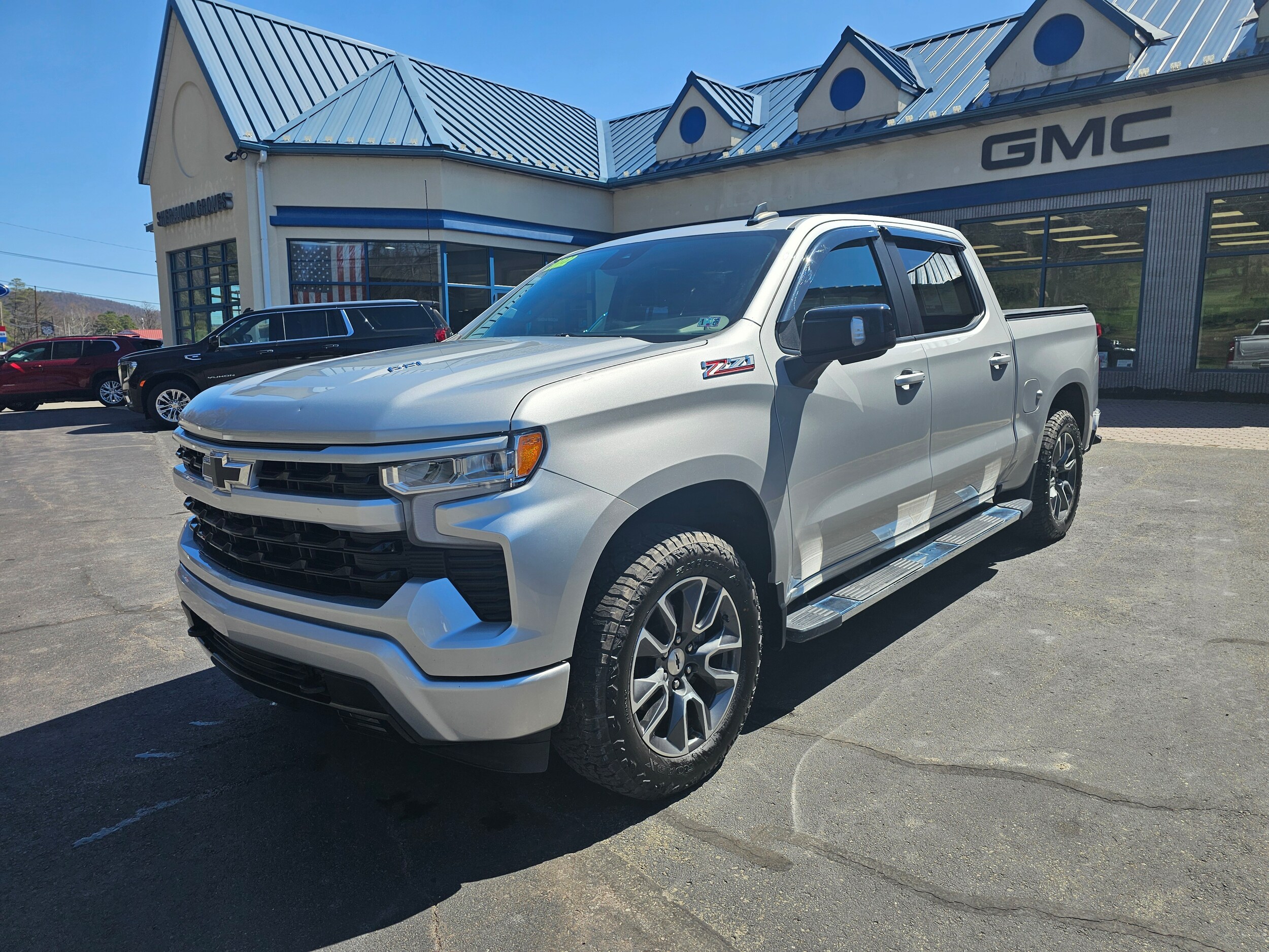 2022 Chevrolet Silverado 1500 RST photo 2