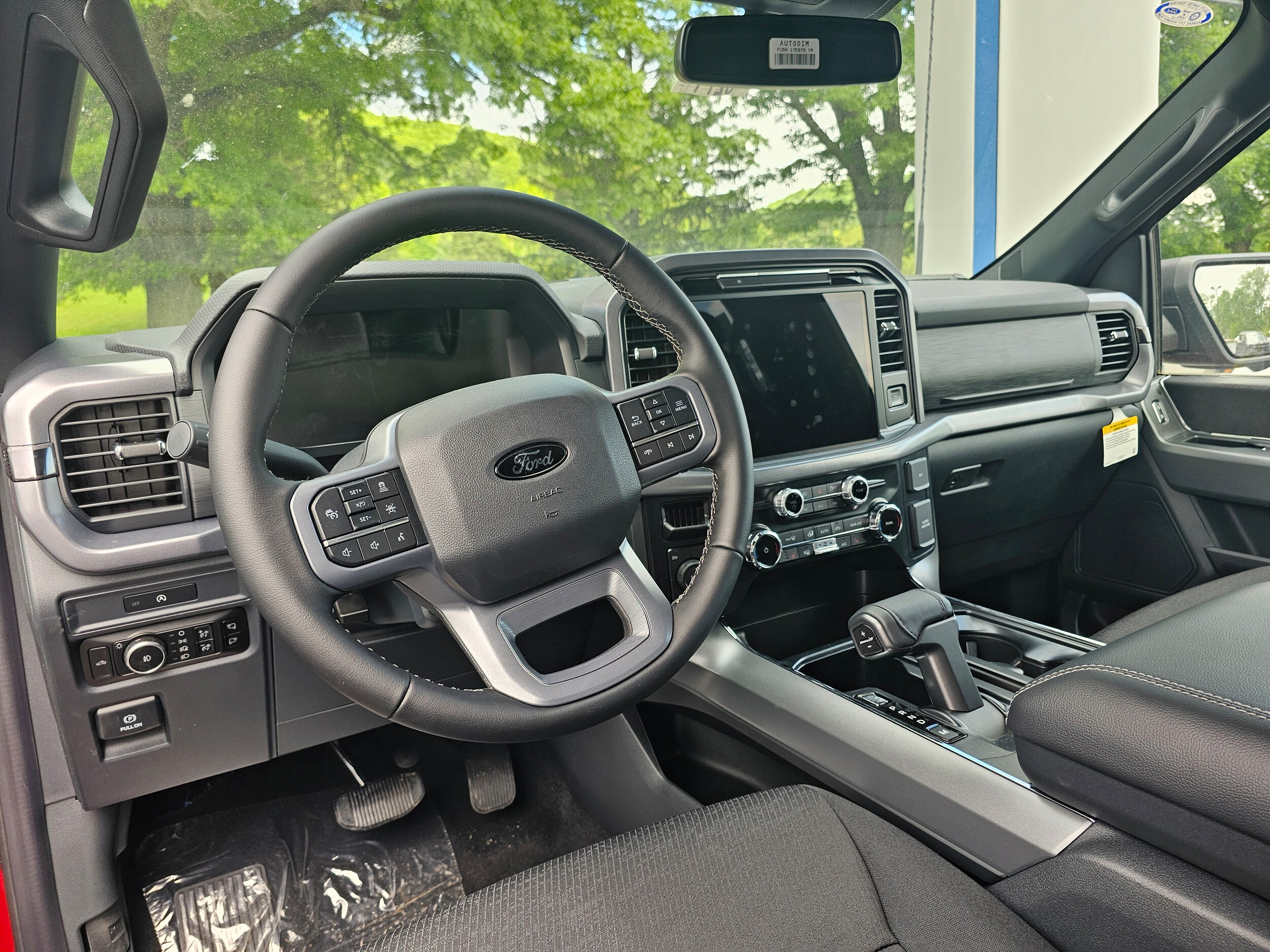 2025 Ford F-150 XLT photo 3