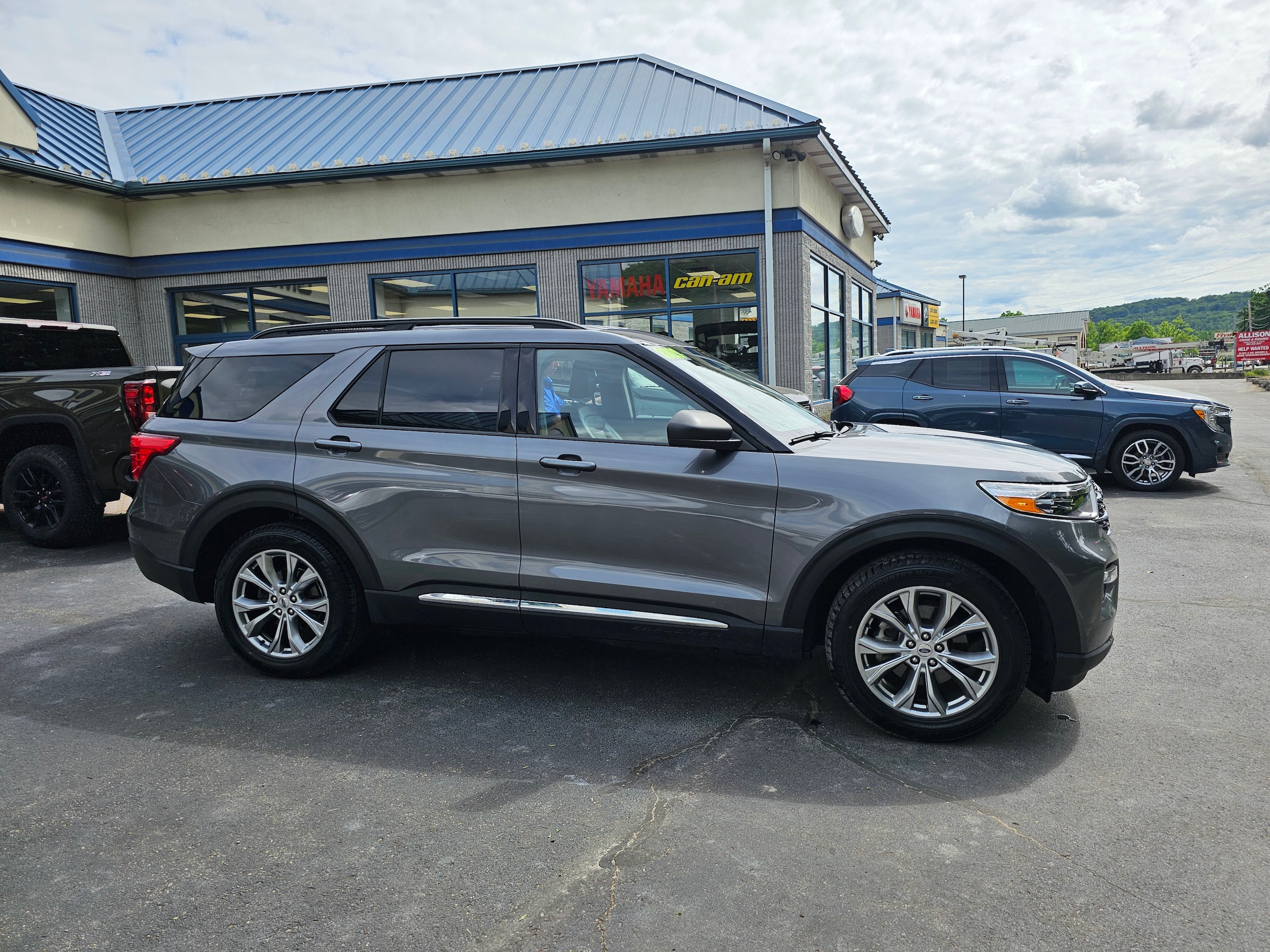 Used 2021 Ford Explorer XLT with VIN 1FMSK8DH1MGA12605 for sale in Towanda, PA