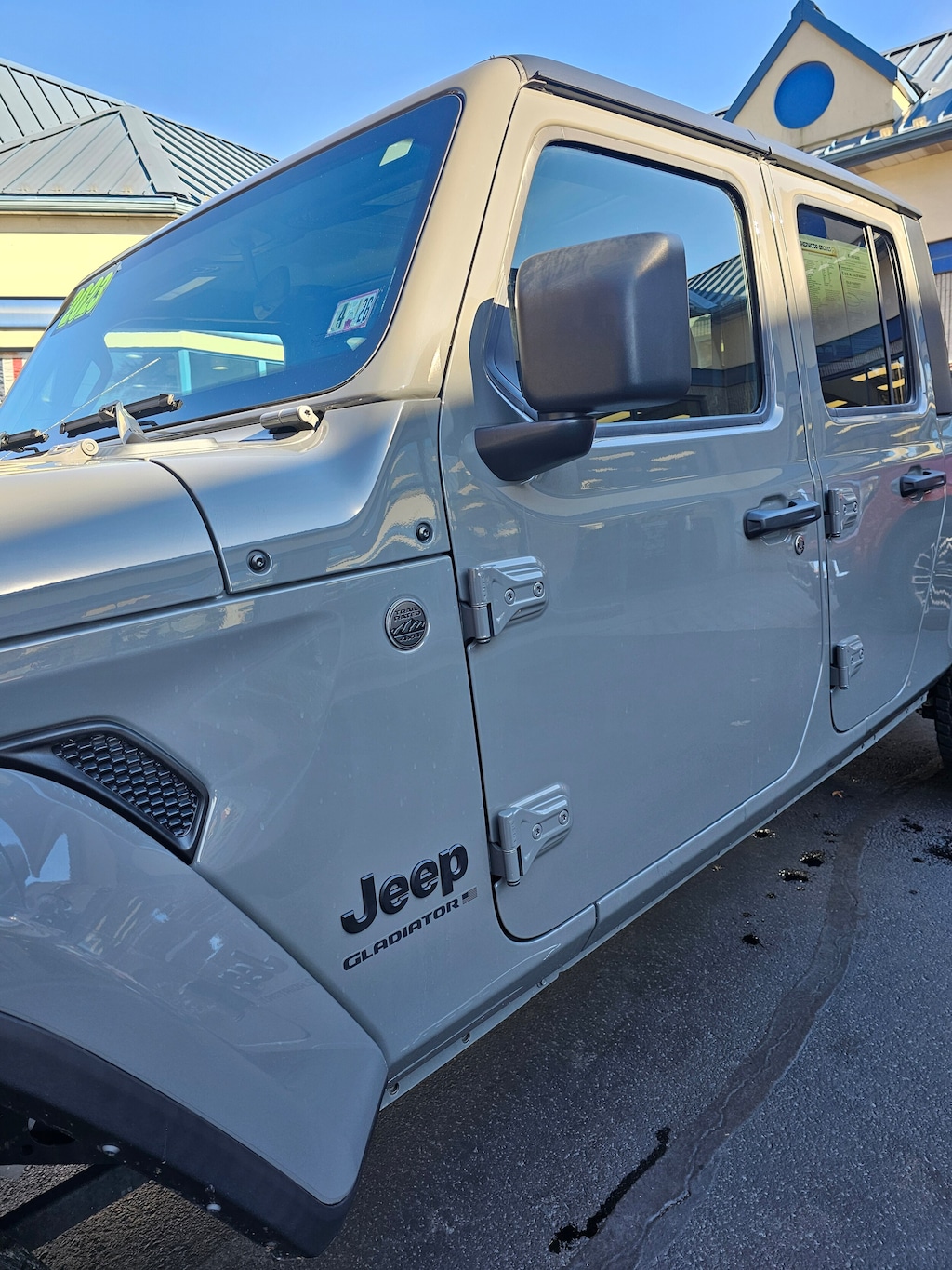 Used 2023 Jeep Gladiator Sport Truck Crew Cab