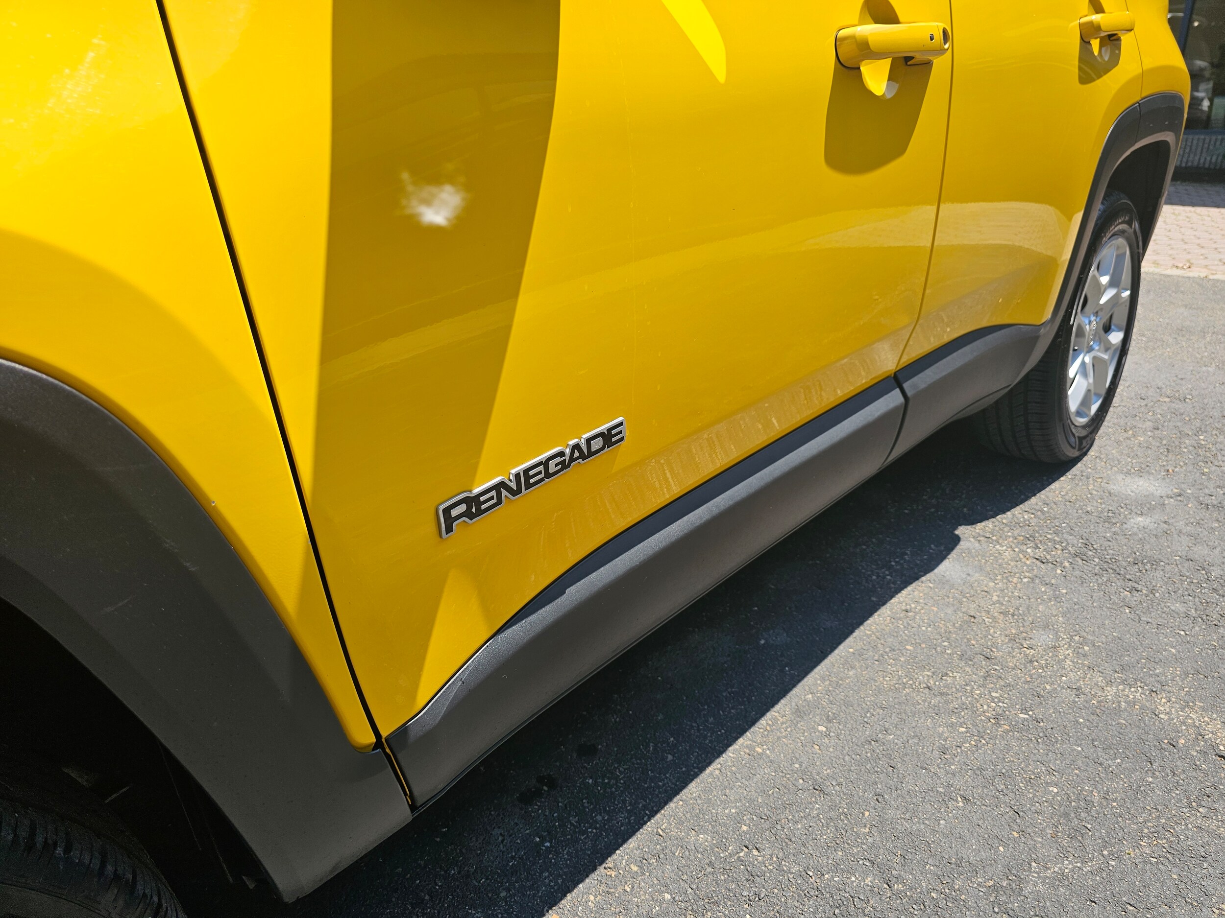 2017 Jeep Renegade Latitude North Edition photo 3